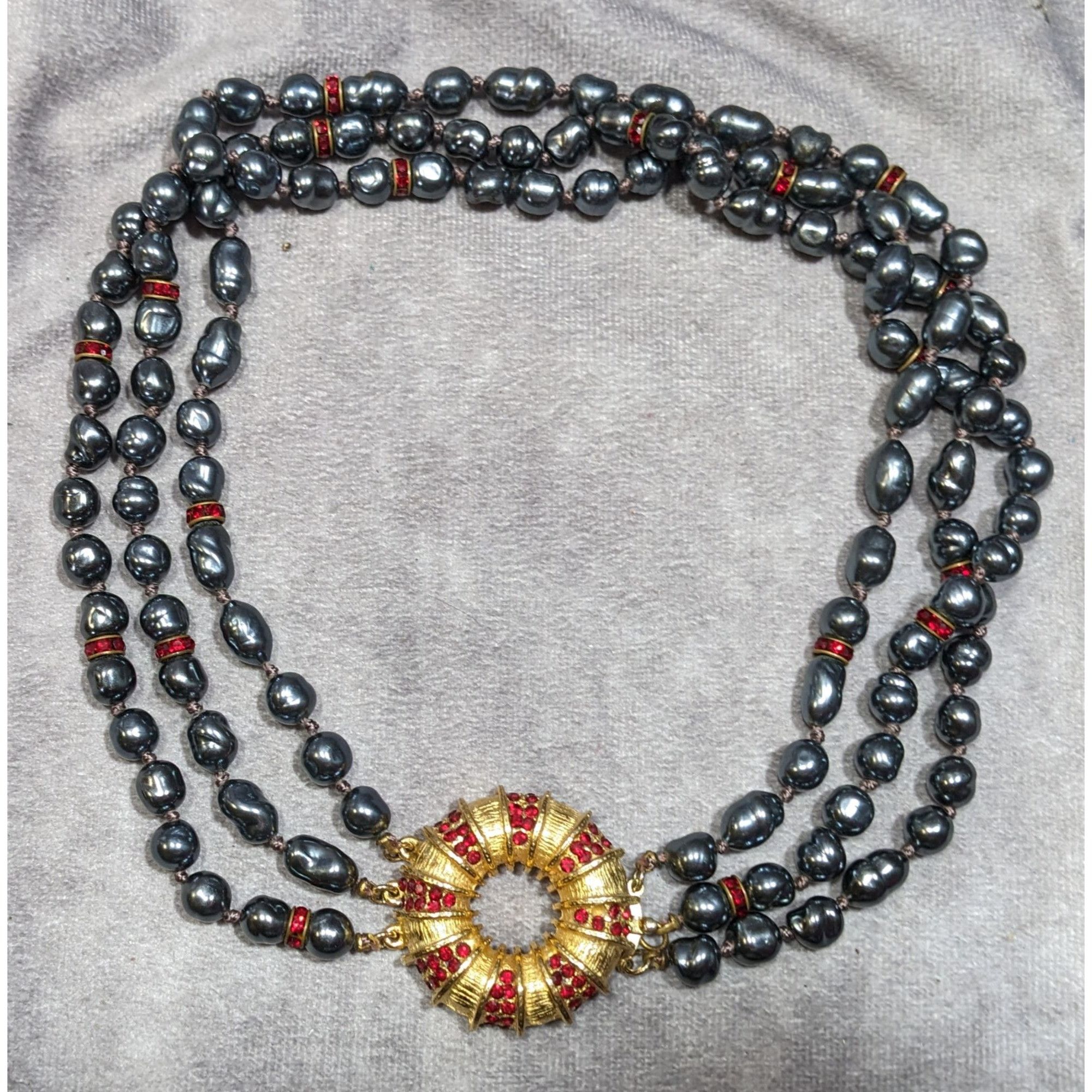 Other Vintage Elegant Freshwater Pearl Necklace With Red Gems and Size ONE SIZE - 5 Thumbnail