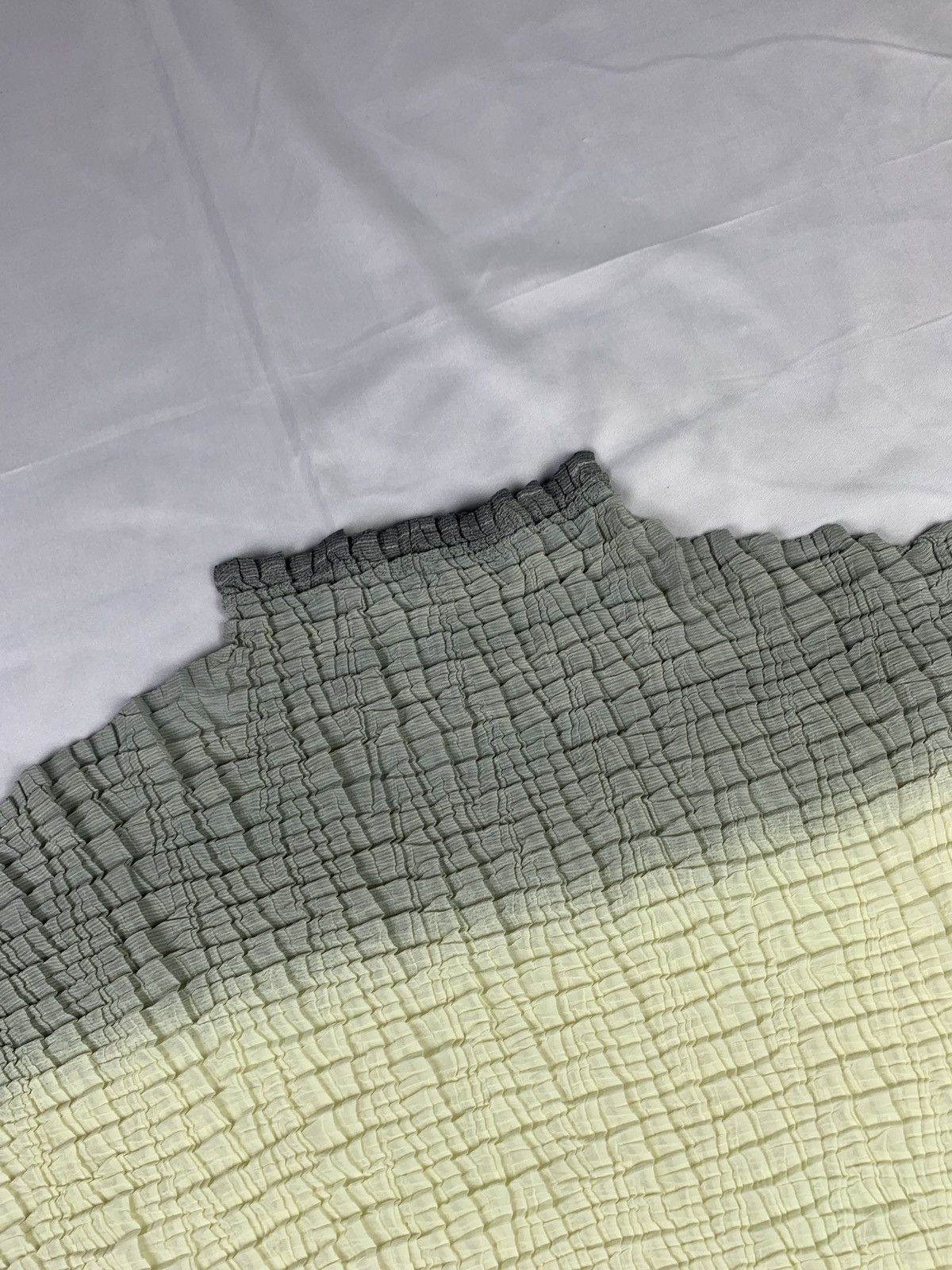 Japanese Brand 2000s GRACEHOUSE Gradient Wrinkle Pleats High Neck Top Size M / US 6-8 / IT 42-44 - 4 Thumbnail