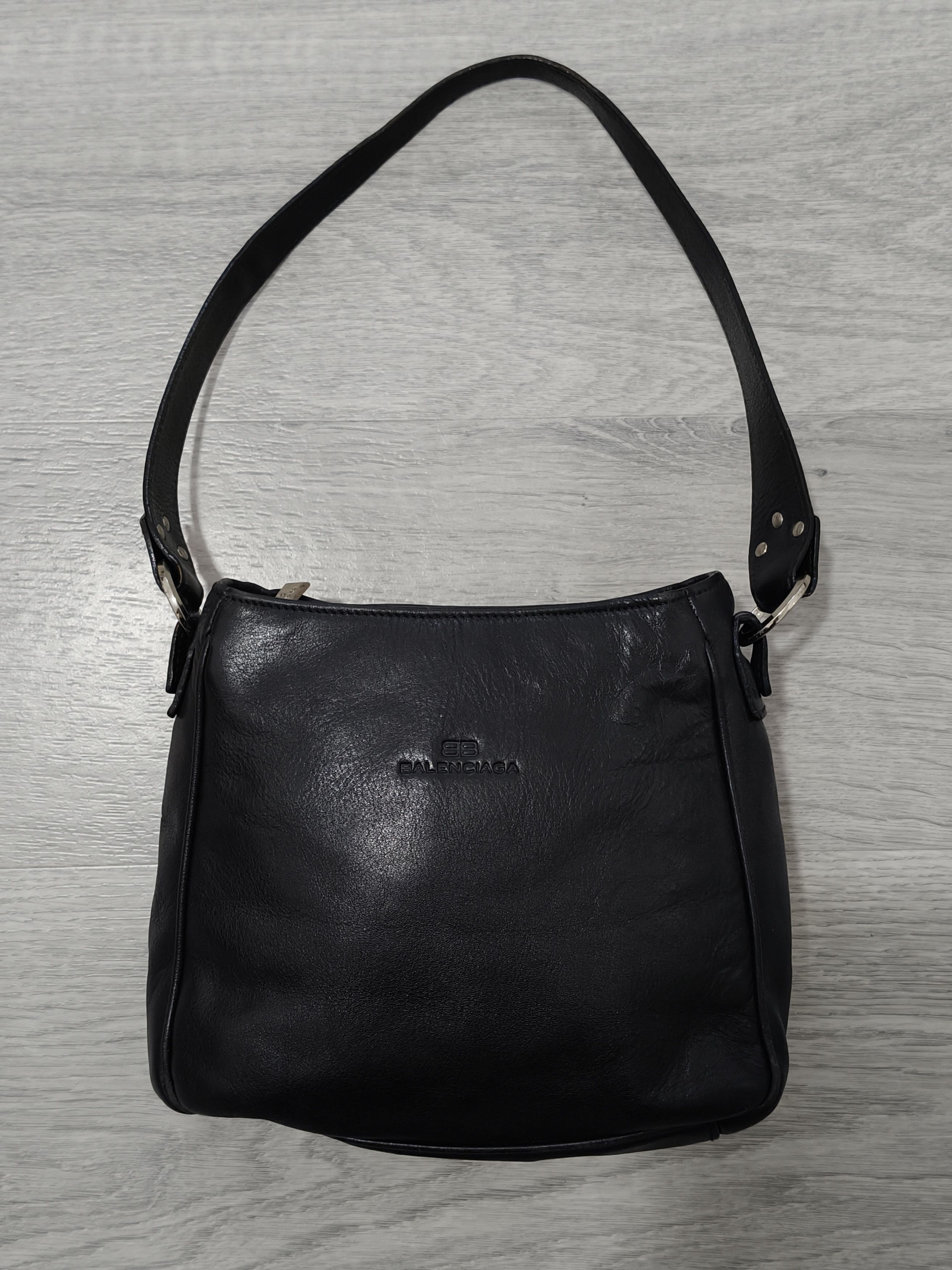 Balenciaga Vintage Balenciaga Black Leather Luxury Y2K Shoulder Bag Size ONE SIZE - 1 Thumbnail