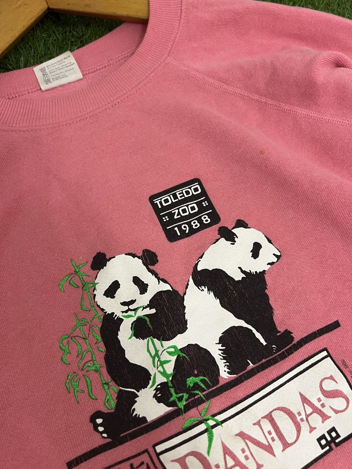 Vintage Vintage 1988 Pandas Crewneck single stitched Size US XL / EU 56 / 4 - 5 Thumbnail