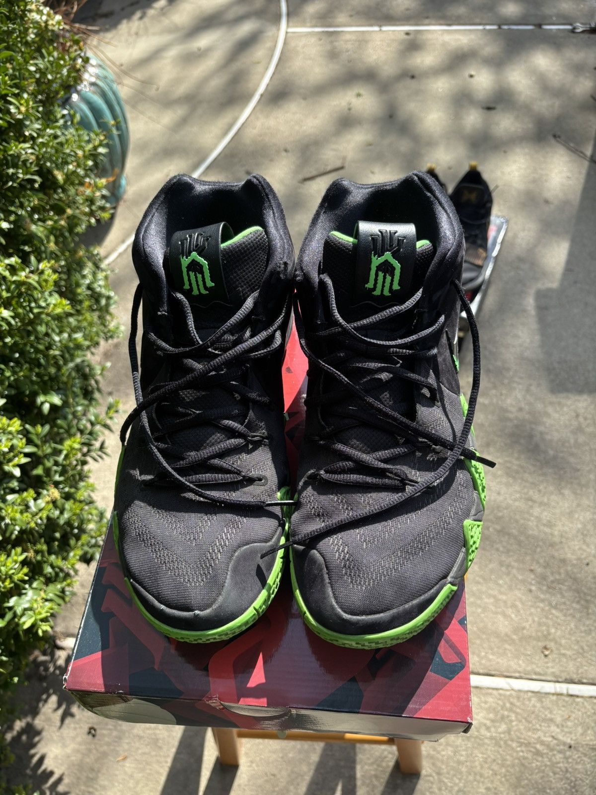 Nike Kyrie 4 'Halloween' Size US 12 / EU 45 - 3 Thumbnail
