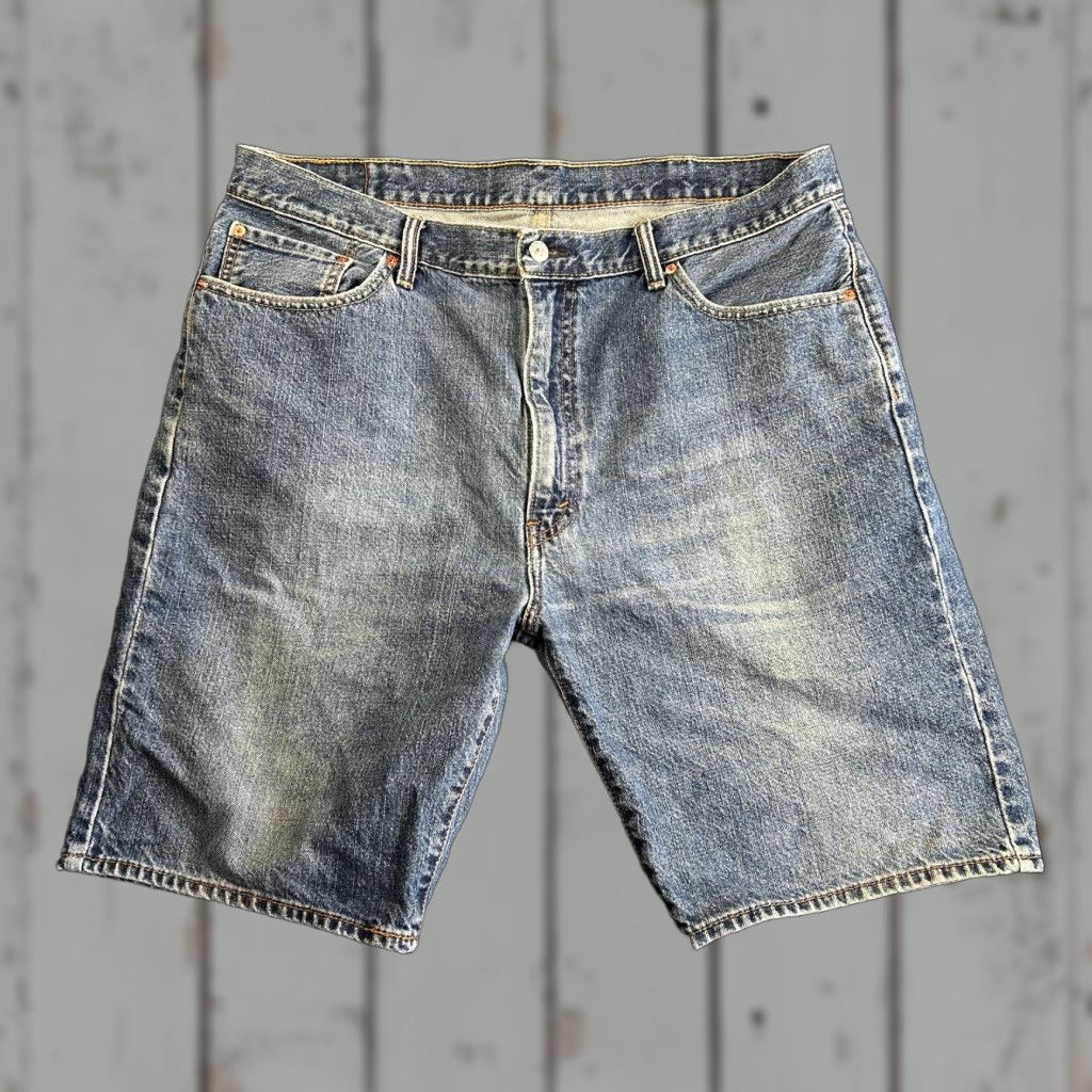 Levi's VINTAGE Levi’s 505 Denim Bermuda Shorts Mens 40 Blue Distressed 90s Y2K Skater Baggy 5-Pocket Denim Jeans Short Size US 40 / EU 56 - 1 Thumbnail