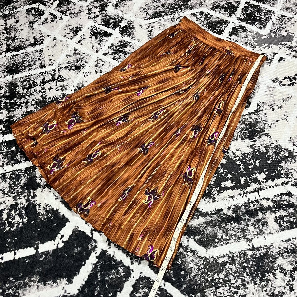 Salvatore Ferragamo × Vintage Vintage Salvatore Ferragamo Pleated Skirt Size 27" / US 4 / IT 40 - 13 Thumbnail