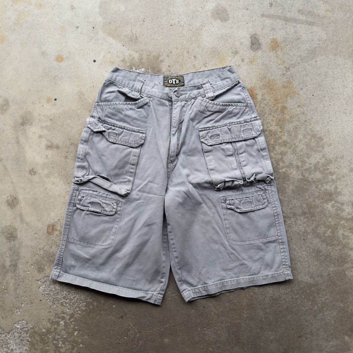 Vintage VINTAGE Y2K OTB BAGGY SKATER CARGO SHORTS Size US 26 / EU 42 - 1 Thumbnail