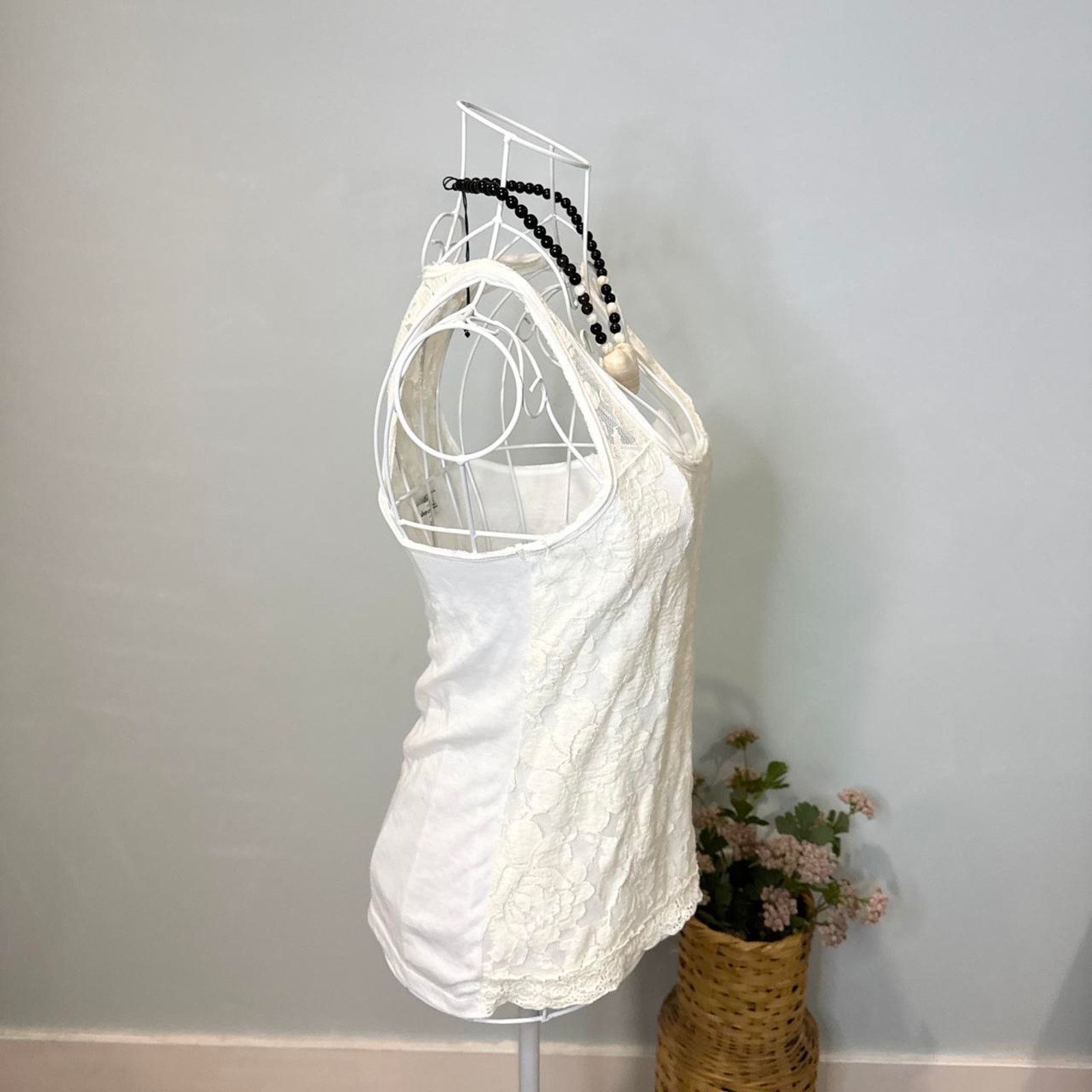Abercrombie & Fitch Stunning vintage white cream lace mesh tank top- semi sheer Size S / US 4 / IT 40 - 3 Thumbnail