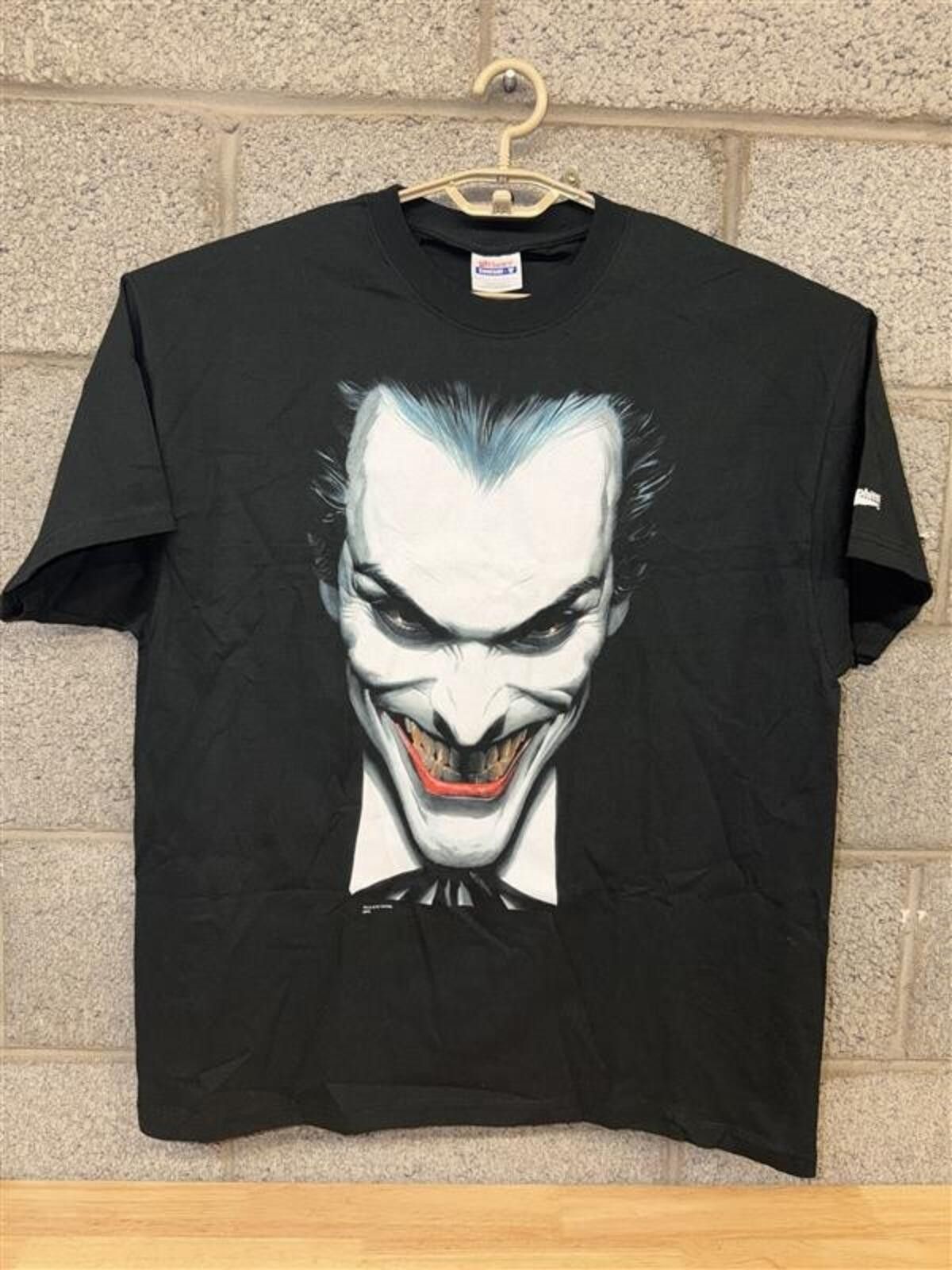 Other Vintage 2004 Joker DC Comics Graphic Tee XL Y2K Streetwear Size US XL / EU 56 / 4 - 1 Thumbnail