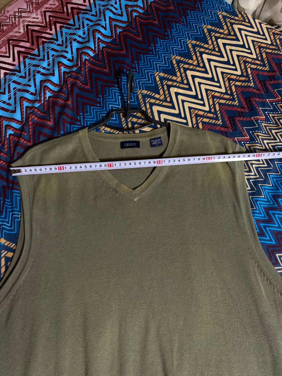 Izod × Vintage Vintage 90s Streetwear Knit V-Neck Sweater Vest Size US L / EU 52-54 / 3 - 6 Thumbnail