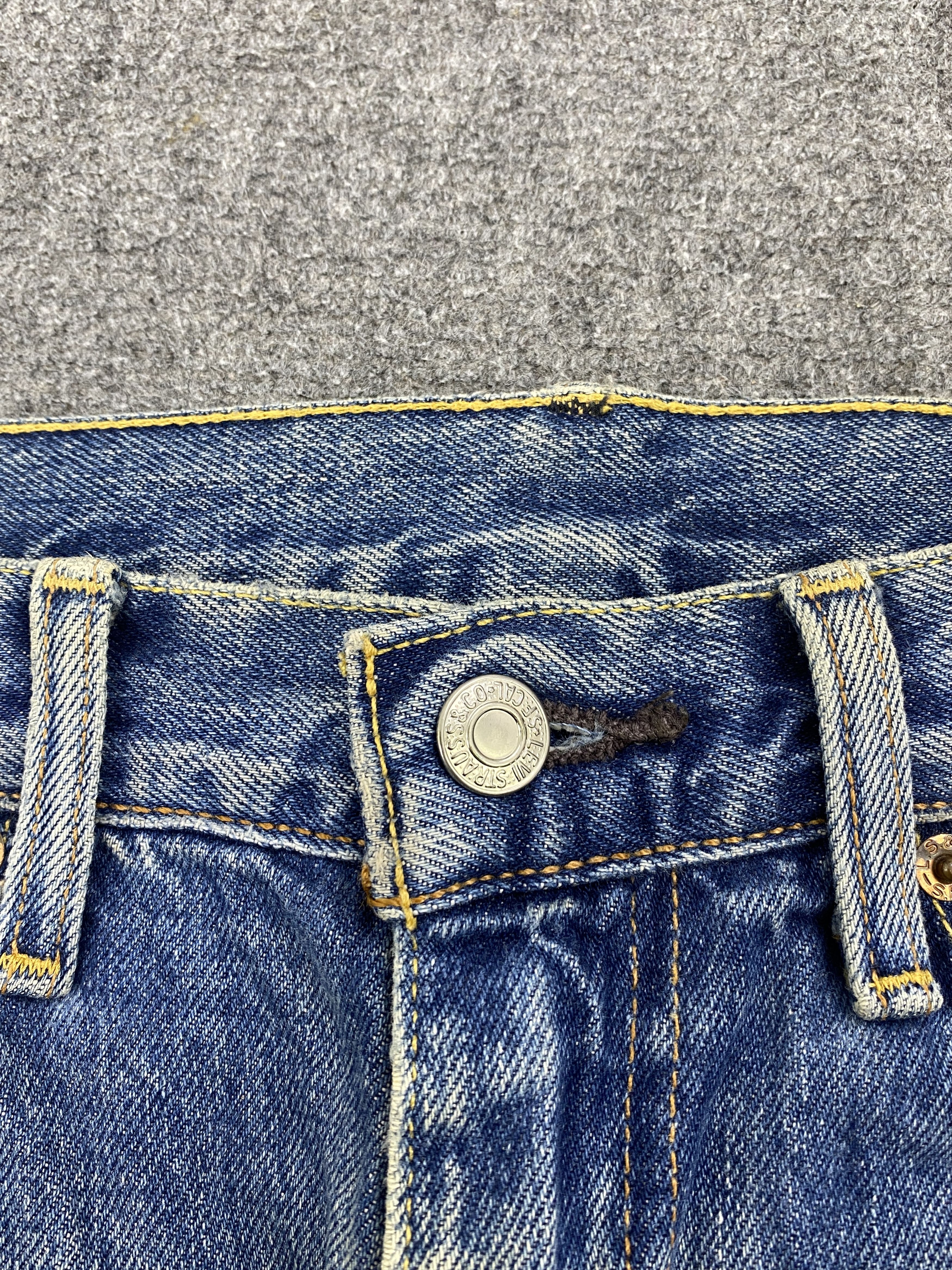 Levi's × Vintage Distressed Faded Blue Vintage 90s Levi's 505 Jeans Size US 32 / EU 48 - 10 Thumbnail