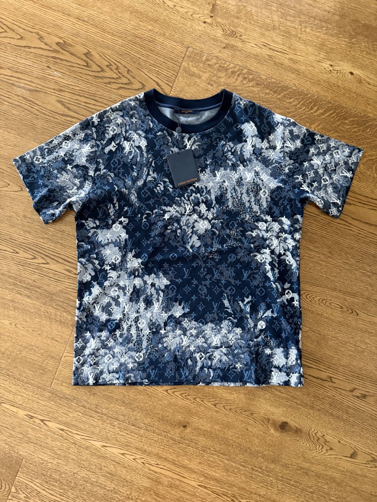 Louis Vuitton Louis Vuitton Monogram Tapestry T-Shirt Size US XL / EU 56 / 4 - 1 Thumbnail