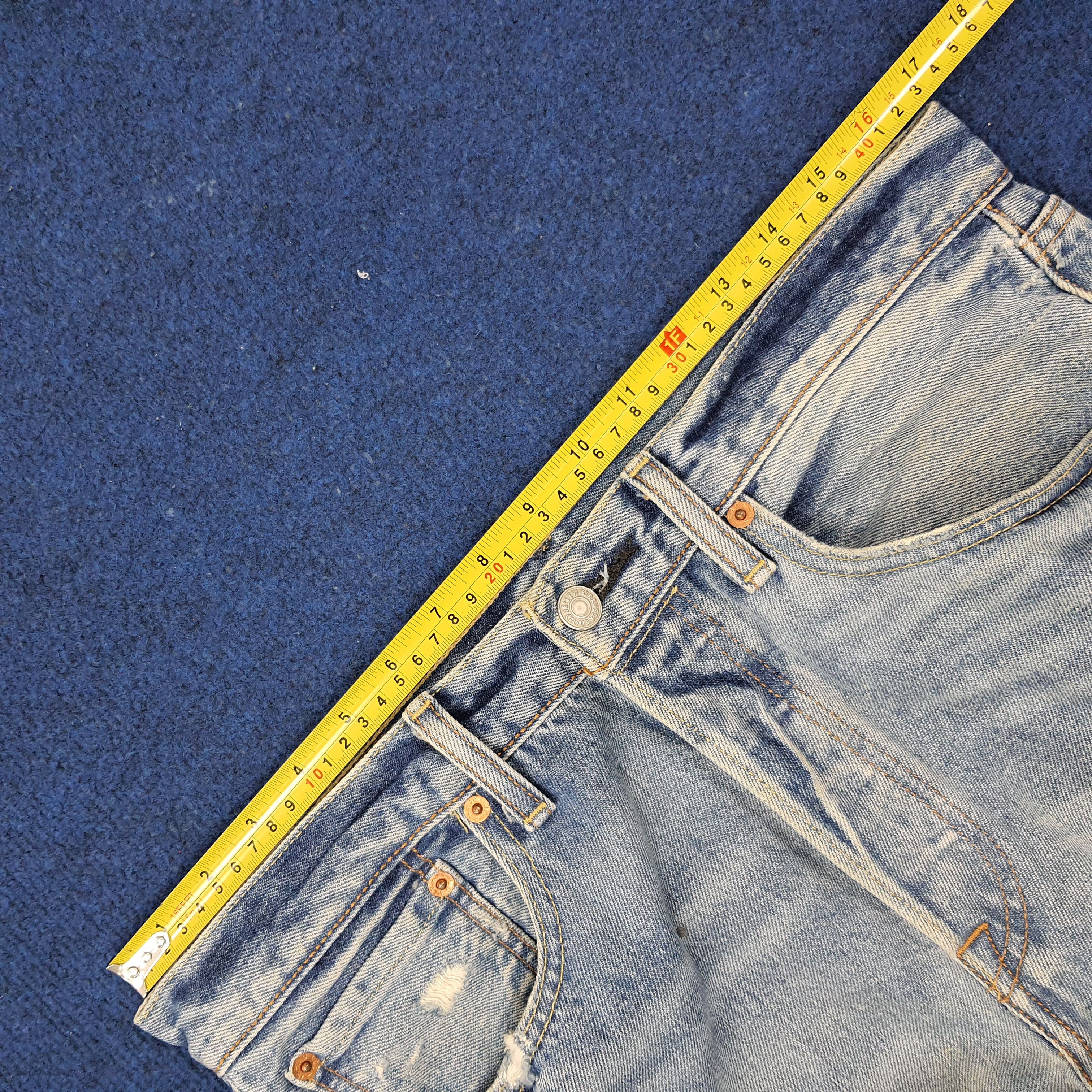 Levi's Vintage Levi's 501 CT Distressed Jeans C235N35 Size US 33 - 12 Thumbnail