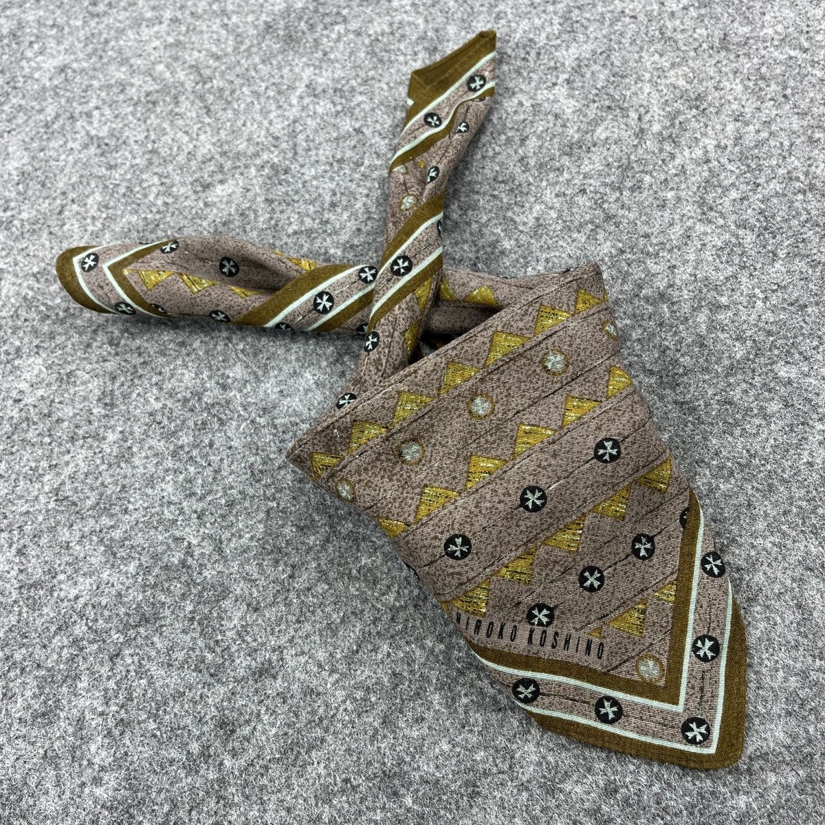 Hiroko Koshino Homme × Vintage Hiroko Koshino Handkerchief / Bandana / Neckerchief B637 Size ONE SIZE - 7 Thumbnail