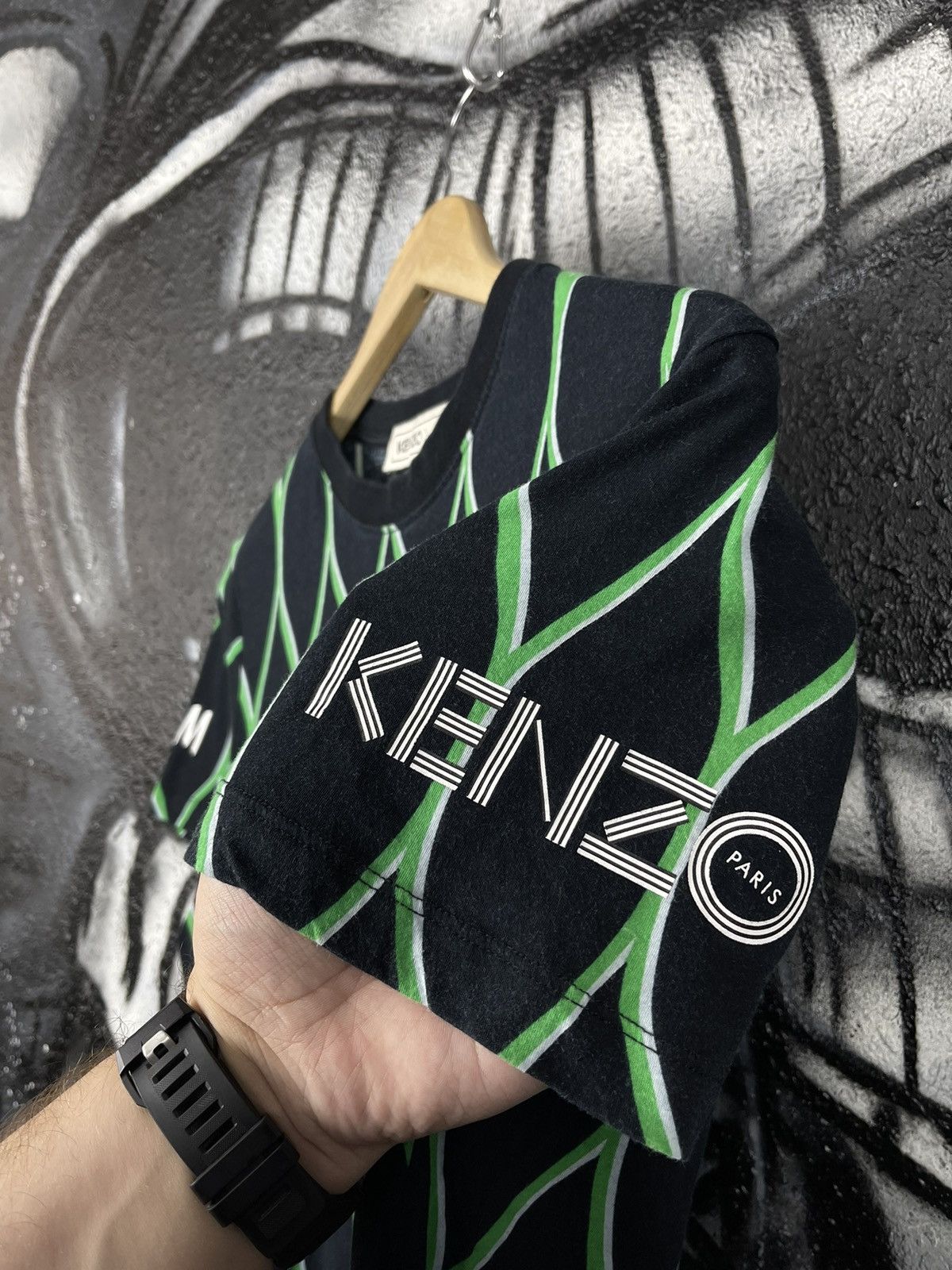 H&M × Kenzo Kenzo x H&M Black/Green Short Sleeve T-Shirt Men’s Size XS Size US XS / EU 42 / 0 - 7 Thumbnail
