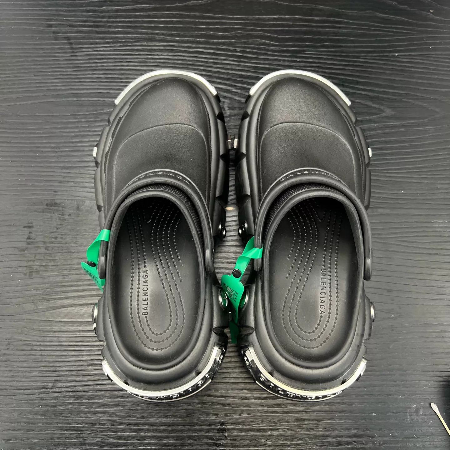 Balenciaga Balenciaga x Crocs Slides 44 Barely Worn With Box Size US 11 / EU 44 - 5 Thumbnail