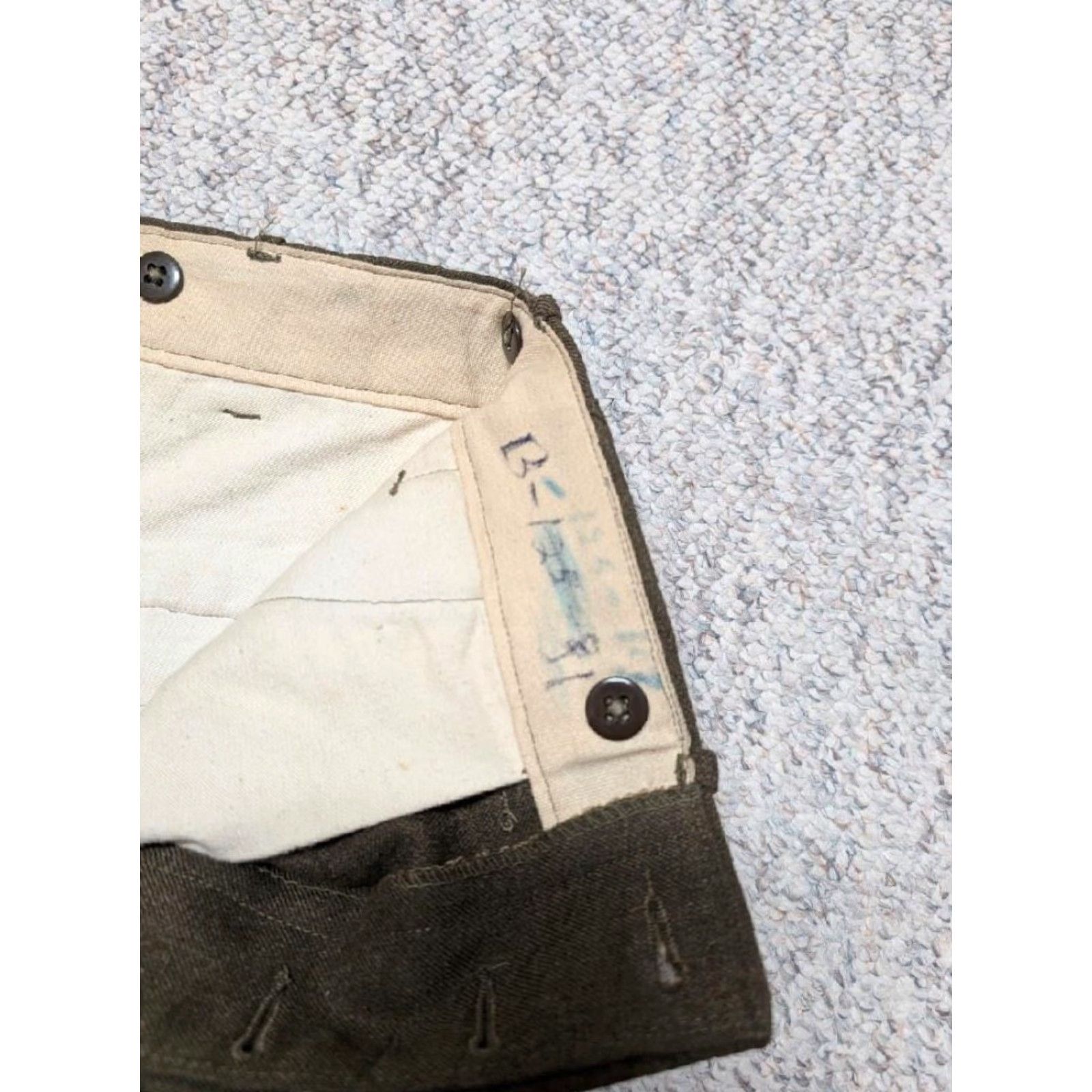 Vintage VINTAGE US Army Pants 1940s WW2 serge wool 32x32 Green Trousers Mens 32x32 Wool Green Vintage Military Field Front Button Closure Casual Wear Size US 32 / EU 48 - 7 Thumbnail
