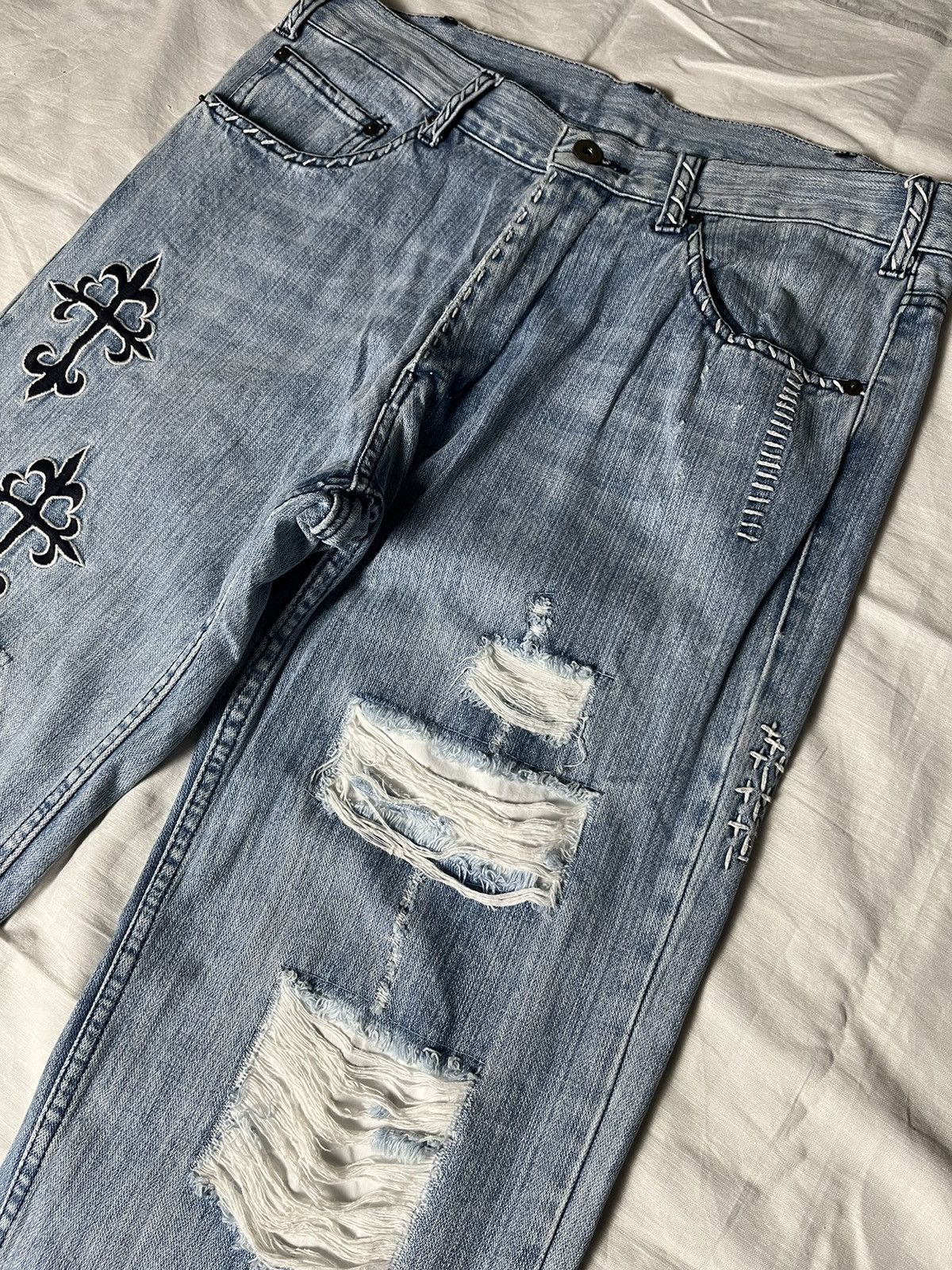 If Six Was Nine 33" Distressed Denim Embroidary Patches Jeans Size US 33 - 11 Thumbnail
