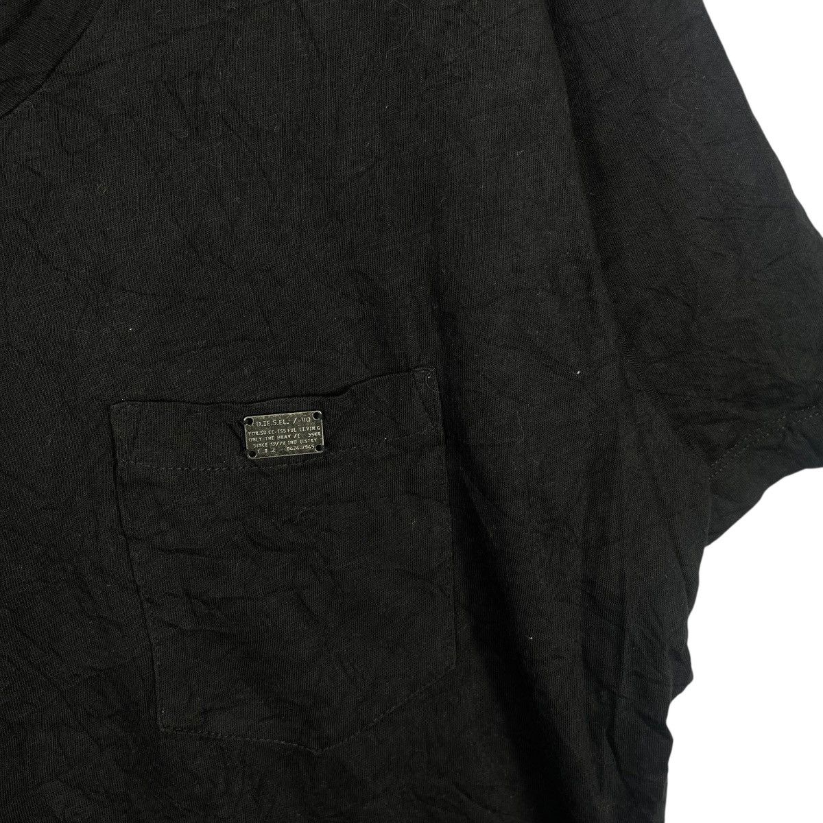 Diesel Diesel Black Pocket T-Shirt | Minimal Essential Metal Logo Size US XL / EU 56 / 4 - 5 Thumbnail