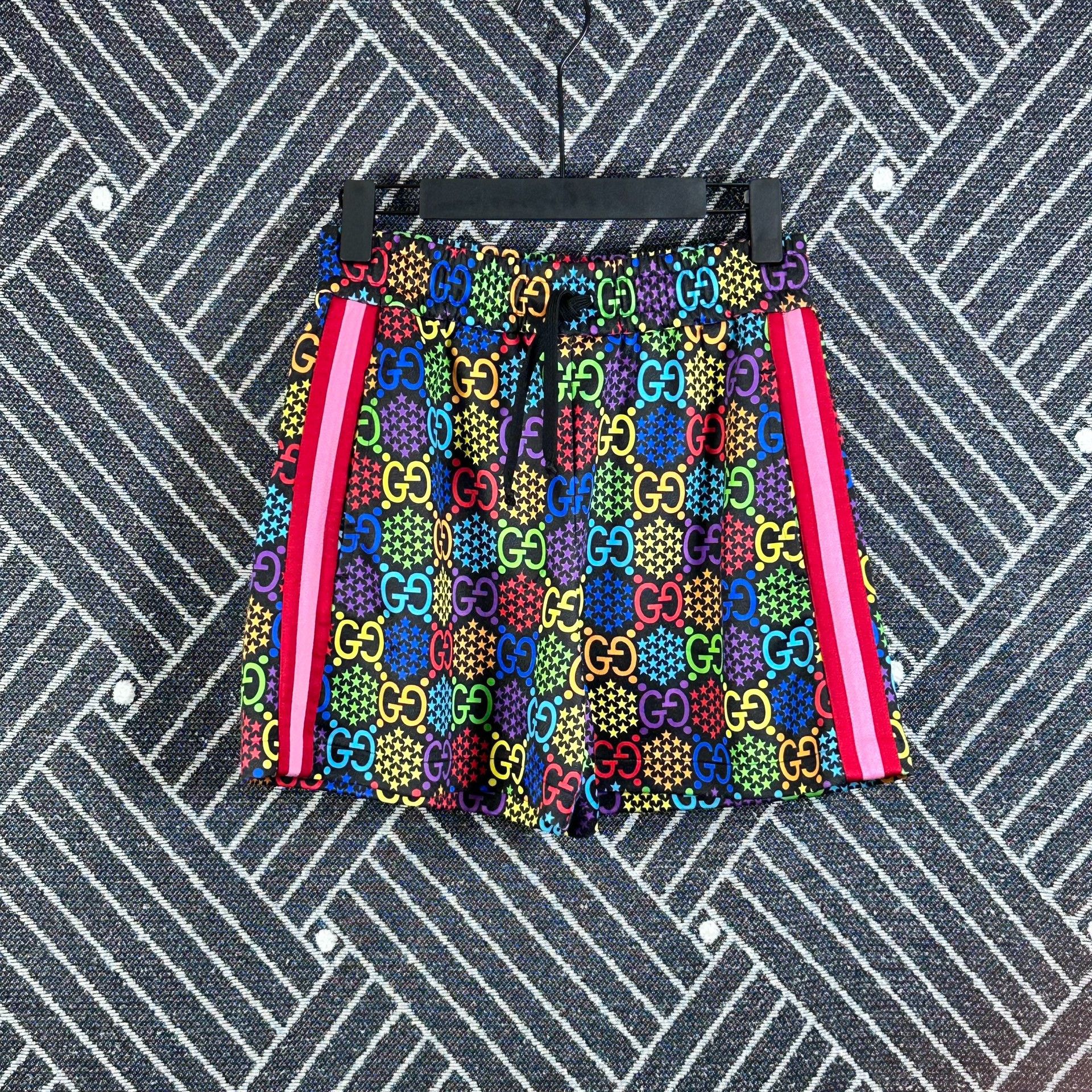 Gucci Gucci Rainbow Logo Shorts Size 22" - 1 Thumbnail