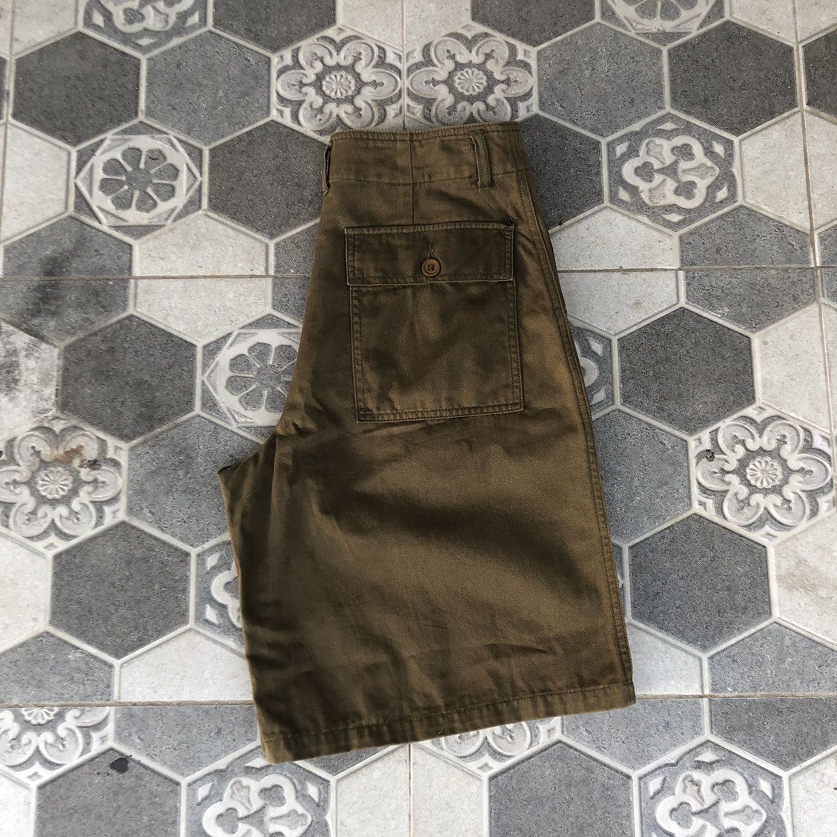 Vintage Vintage baggy short Fatigue pants Size US 30 / EU 46 - 8 Thumbnail