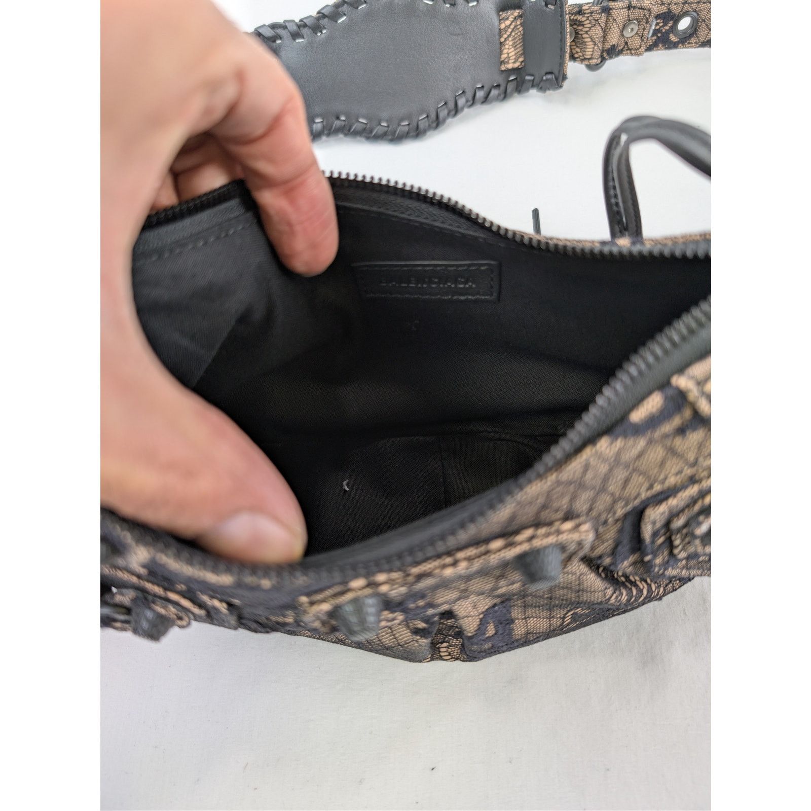 Balenciaga o1rshd1 Size: OS / Le Cagole Bag in Brown Size ONE SIZE - 12 Thumbnail