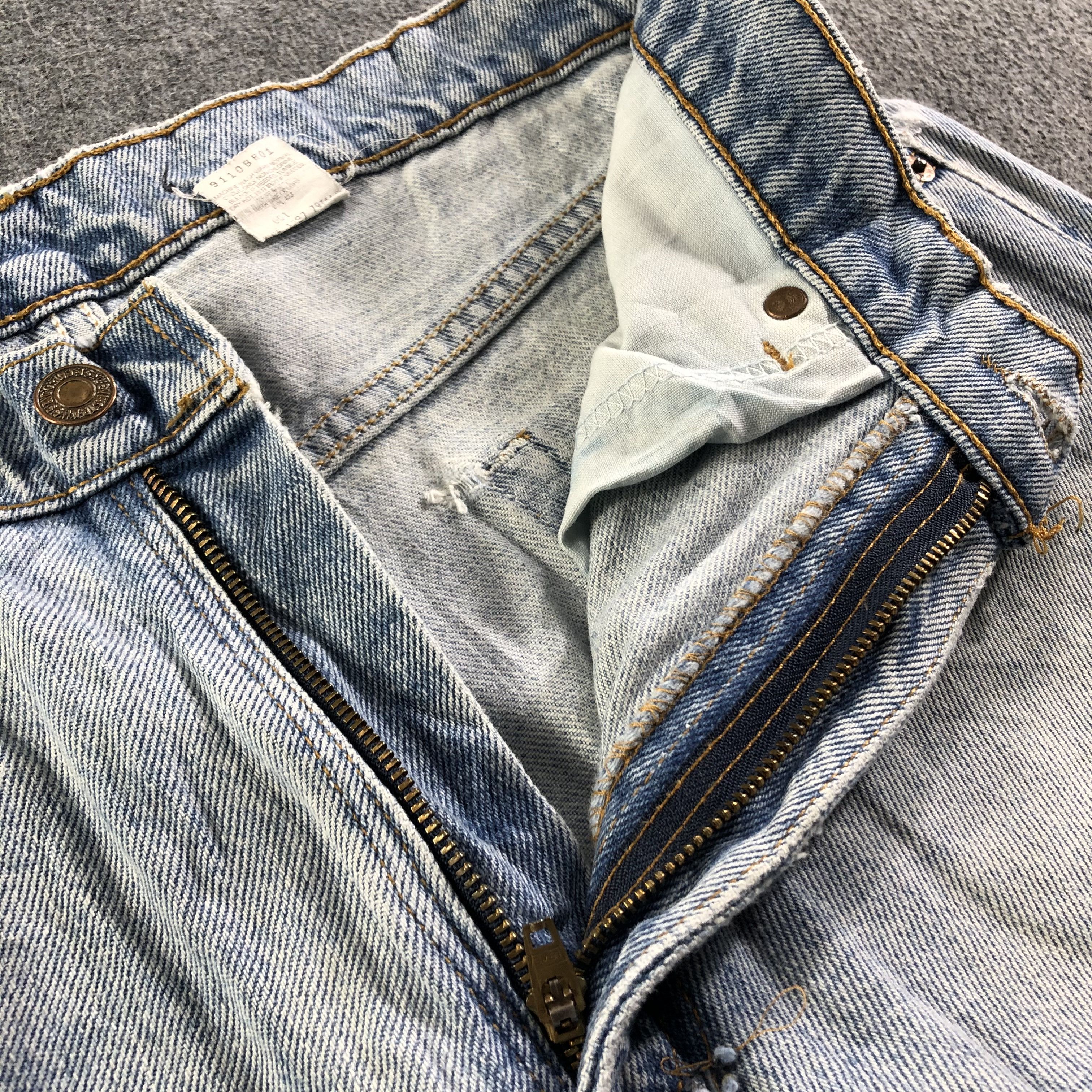 Levi's Vintage Light Wash Levis 550 Jeans-J3480 Size US 32 / EU 48 - 11 Thumbnail