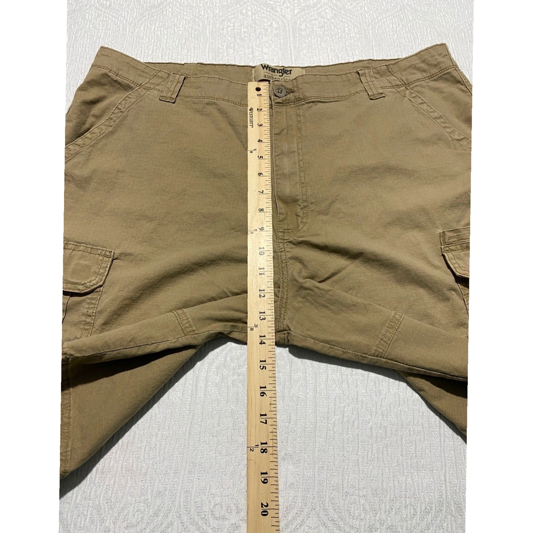 Wrangler Wrangler Authentics Mens Cargo Shorts Khaki Tan 40 Regular Stretch 6-Pocket Canvas Cotton Blend Button Zip Fly Size US 40 / EU 56 - 6 Thumbnail