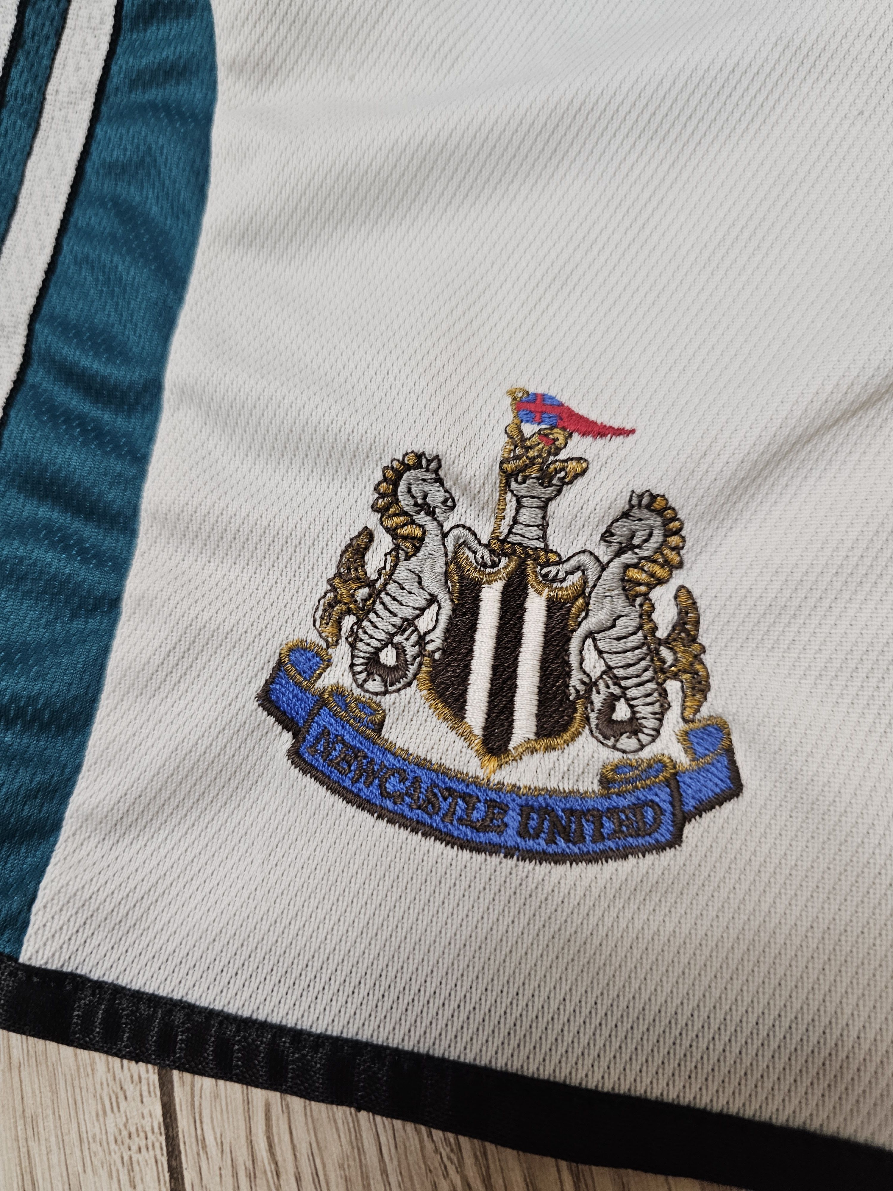 Adidas × Vintage NEWCASTLE UNITED 1999 2000 AWAY FOOTBALL SOCCER SHORTS Size US 32 / EU 48 - 3 Thumbnail