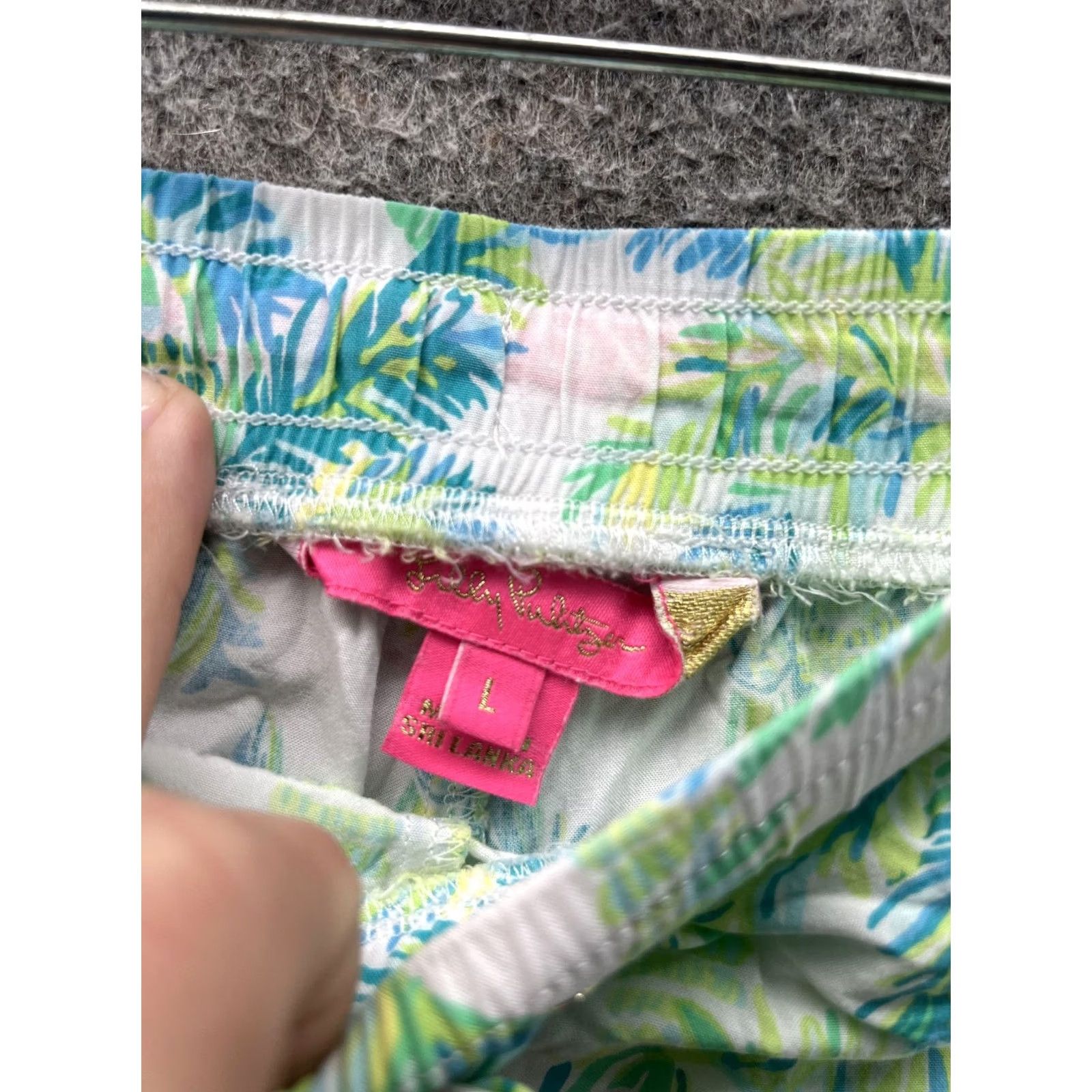 Lilly Pulitzer Lilly Pulitzer Shorts Womens Large Multicolor Tropical Floral Rayon Hot Pants Size 36" / US 14 / IT 50 - 2 Thumbnail
