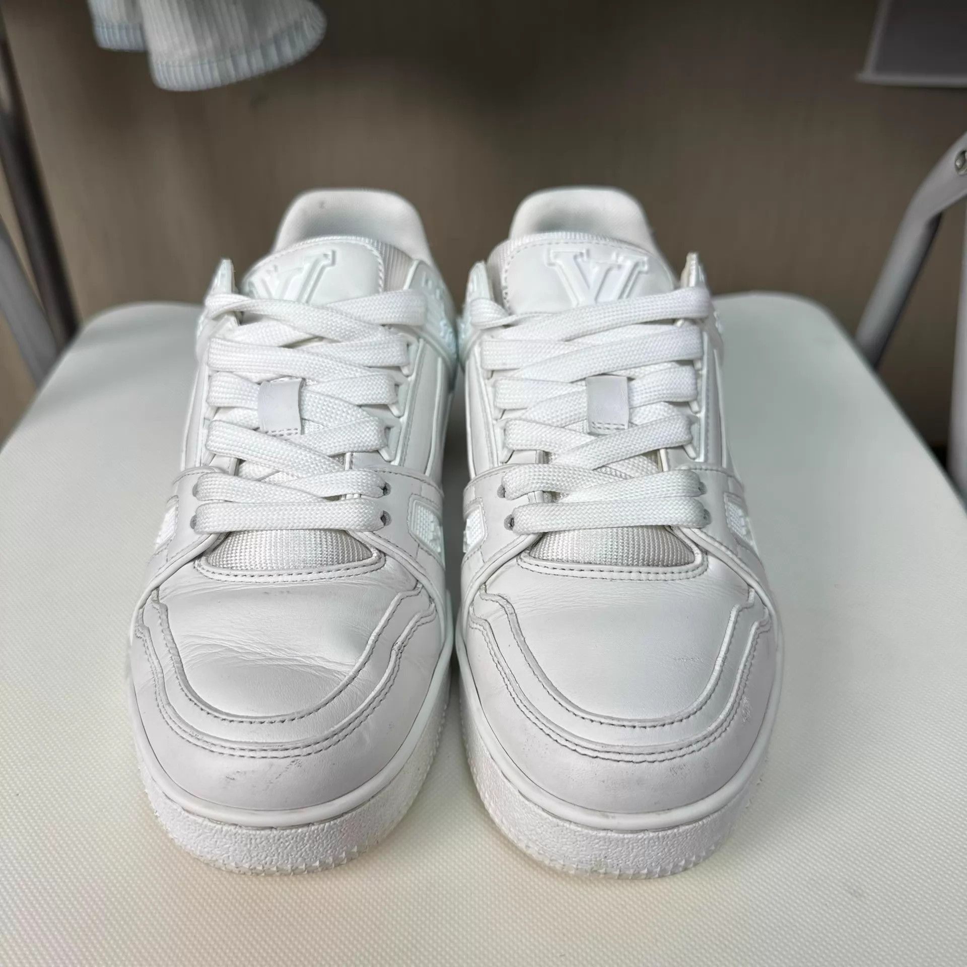 Louis Vuitton LOUIS VUITTON Women's White Leather Lace-Up Trainer Size US 5.5 / IT 35.5 - 2 Thumbnail