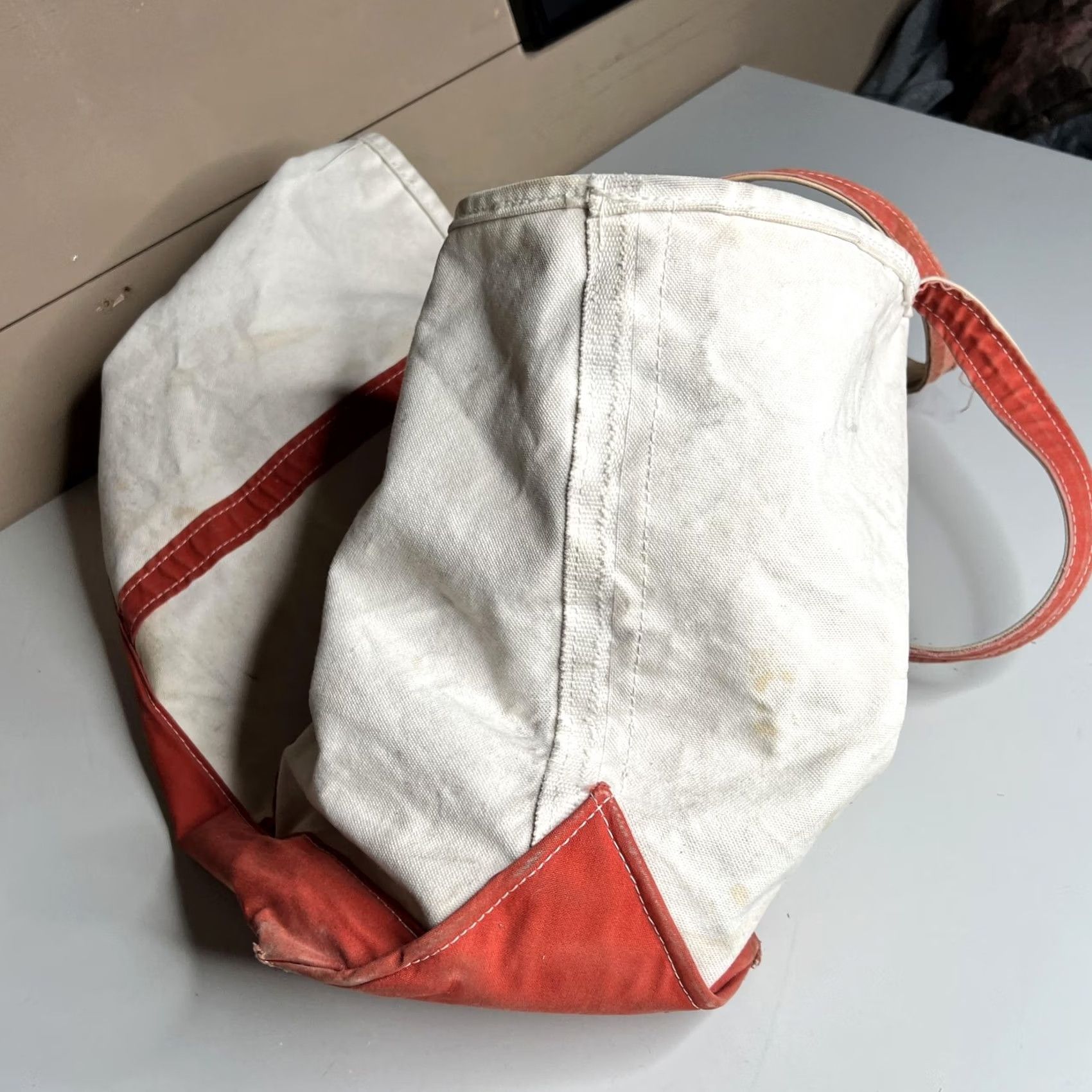 Vintage L.L.Bean Tote Bag Womens Large Beige Boat And Tote Zip USA Monogram Meghan Red Size ONE SIZE - 7 Thumbnail