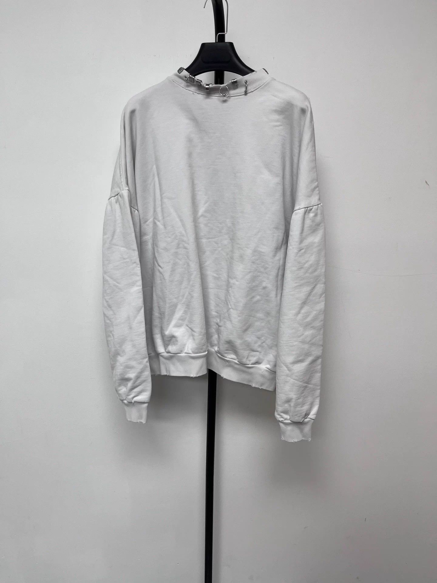 Balenciaga Balenciaga Perforated Logo Crewneck Sweatshirt Size S / US 4 / IT 40 - 1 Thumbnail