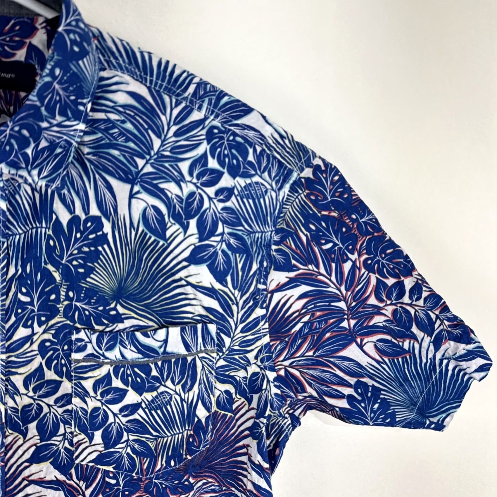 Tommy Bahama Tommy Bahama Mens L Blue Floral Print Button Down Short Sleeve Hawaiian Shirt - Regular Fit Size US L / EU 52-54 / 3 - 6 Thumbnail