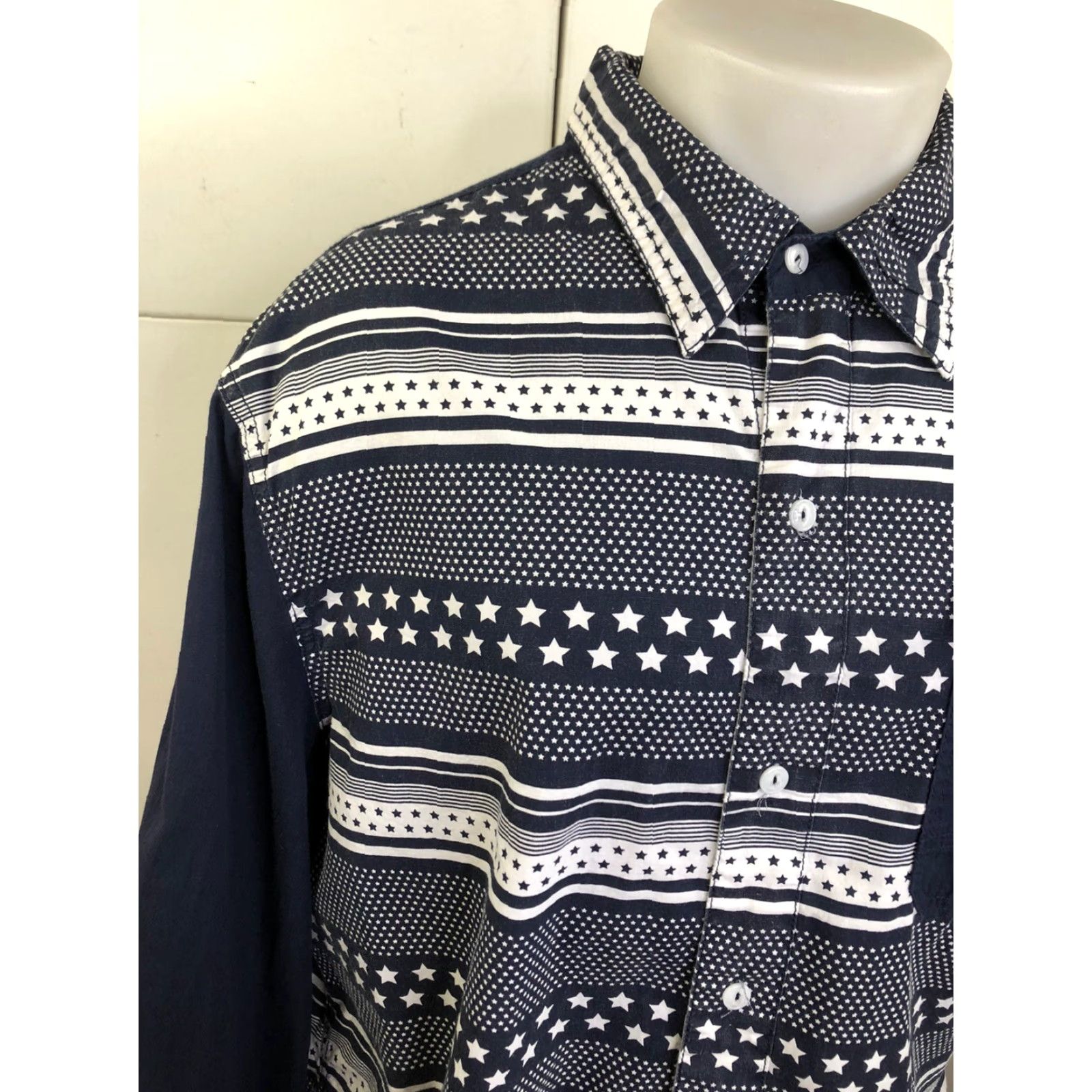 Vintage PARISH NATION Mens 2XL STARS & STRIPES Blue/White Quality Deserves Quality Shirt Shirt Long Sleeve Button-Up Mens 2XL Blue Stars & Stripes Size US XXL / EU 58 / 5 - 3 Thumbnail