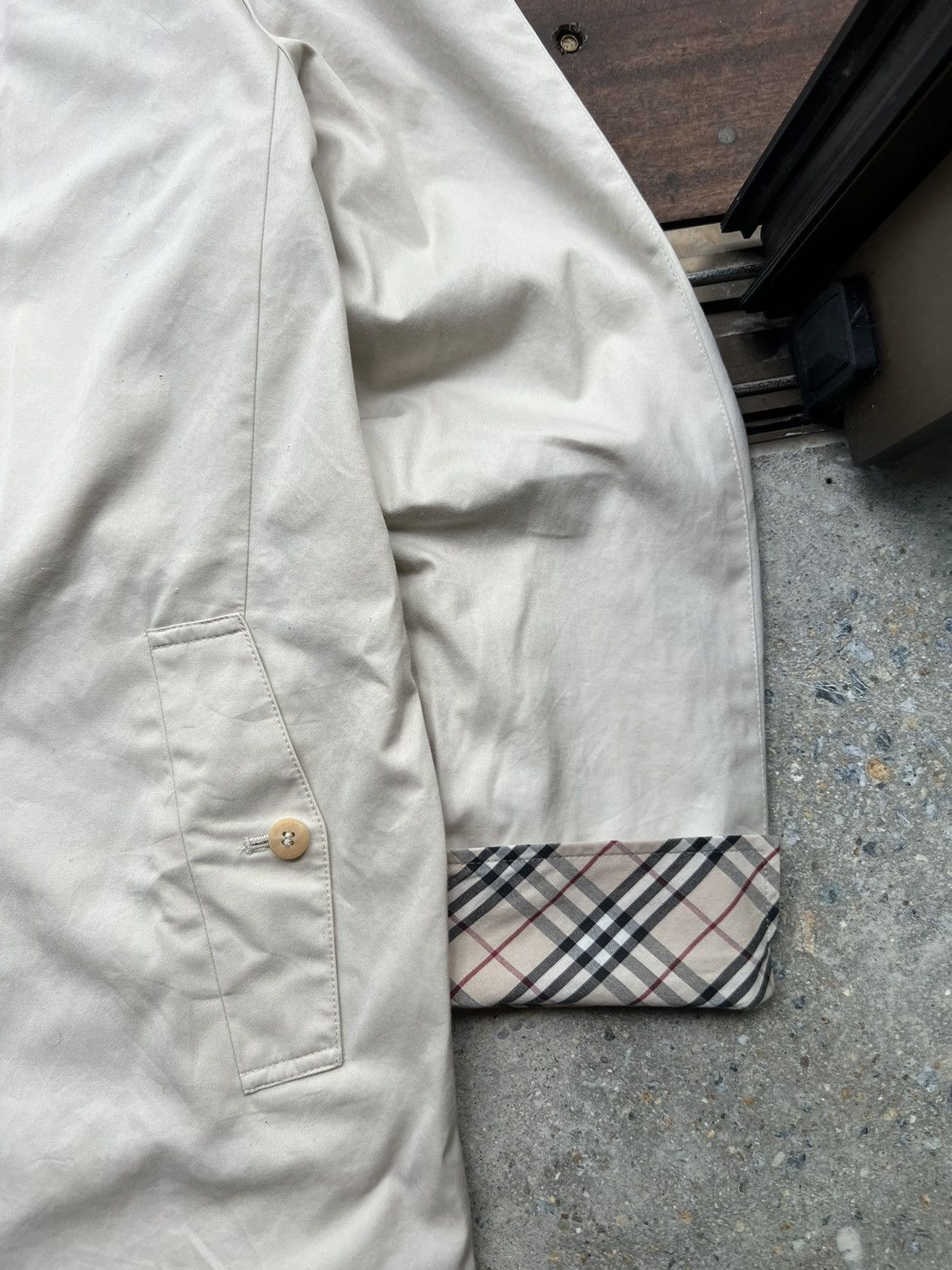 Burberry 00’s BURBERRY NOVA CHECK TRENCH COAT VINTAGE OLD MONEY Size US M / EU 48-50 / 2 - 3 Thumbnail