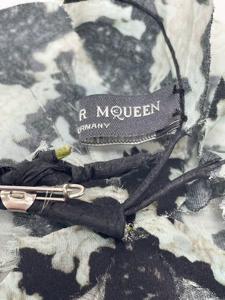 Alexander McQueen Alexander Mcqueen Three-dimensional large flower brooch 250 Size ONE SIZE - 8 Thumbnail