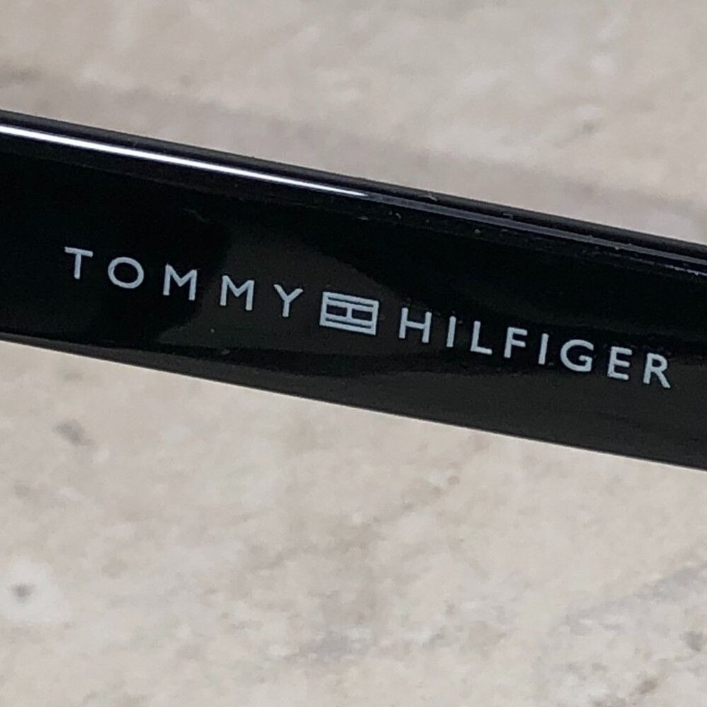 Tommy Hilfiger Tommy Hilfiger Classic Black Oversized Sunglasses Size ONE SIZE - 6 Thumbnail