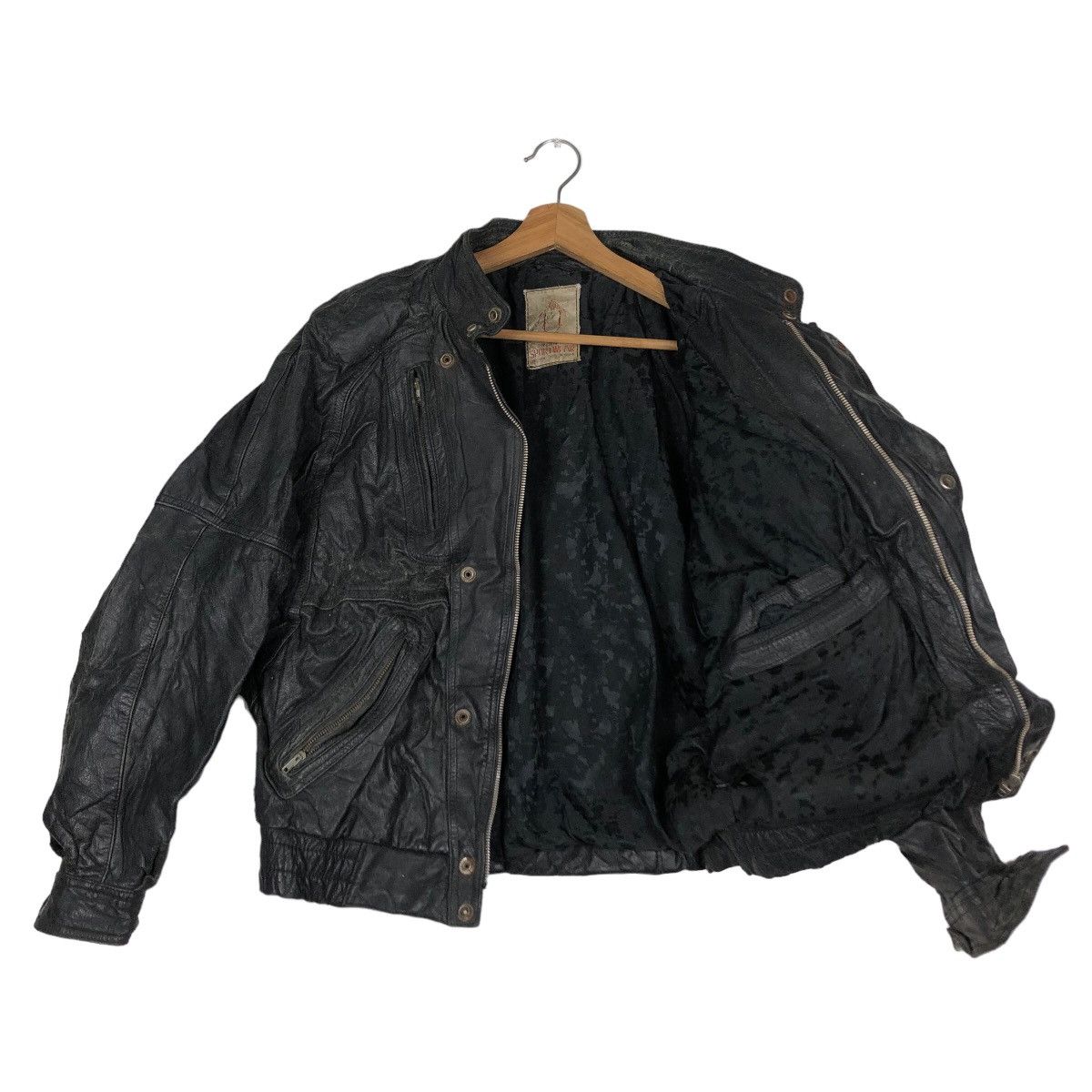 Japanese Brand Vintage Bomber Genuine Leather Jacket Sportwear IsseyMiyake Size US M / EU 48-50 / 2 - 11 Thumbnail
