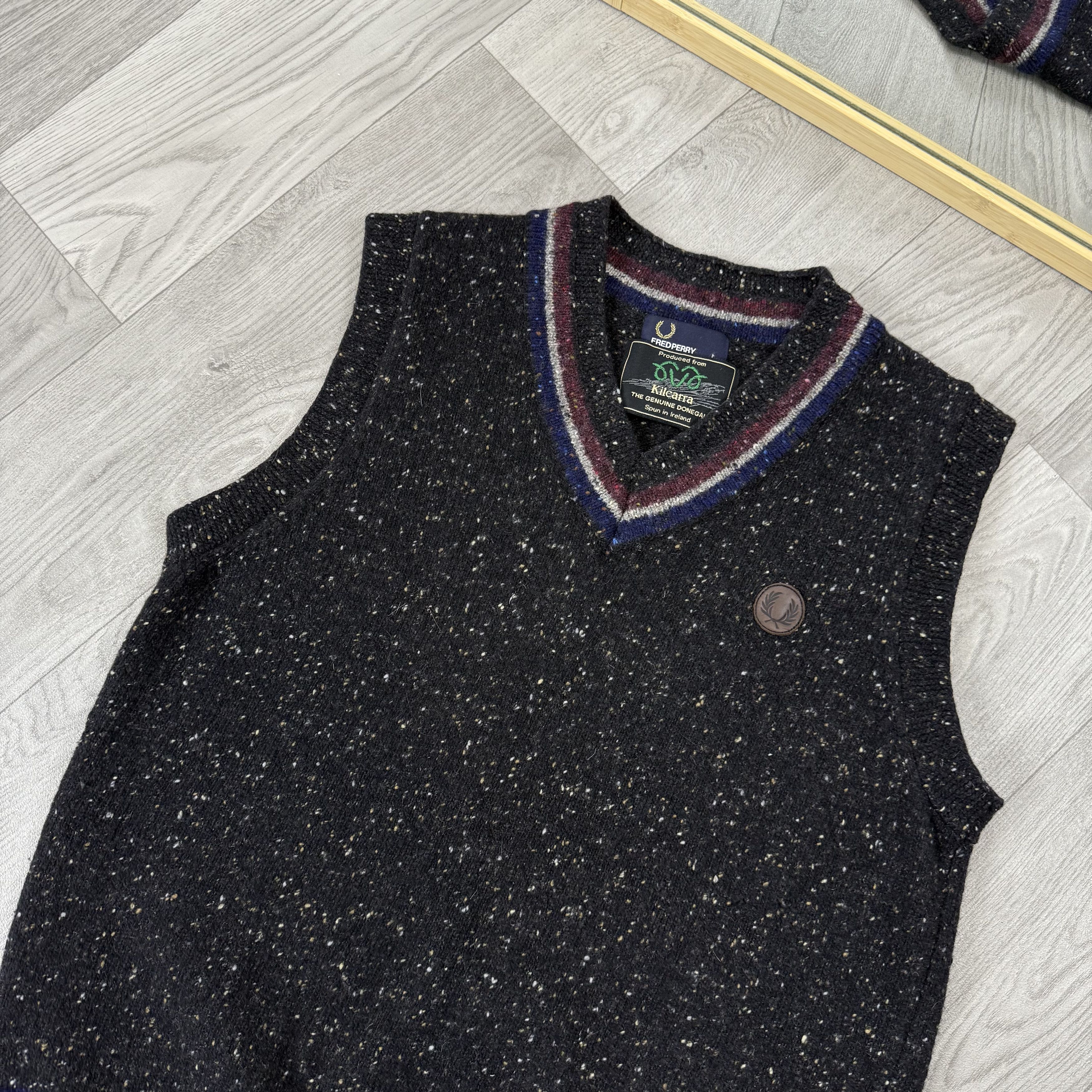Fred Perry Vintage Fred Perry 90s Kilcarra Wool Knit Sweater Vest Size US L / EU 52-54 / 3 - 4 Thumbnail