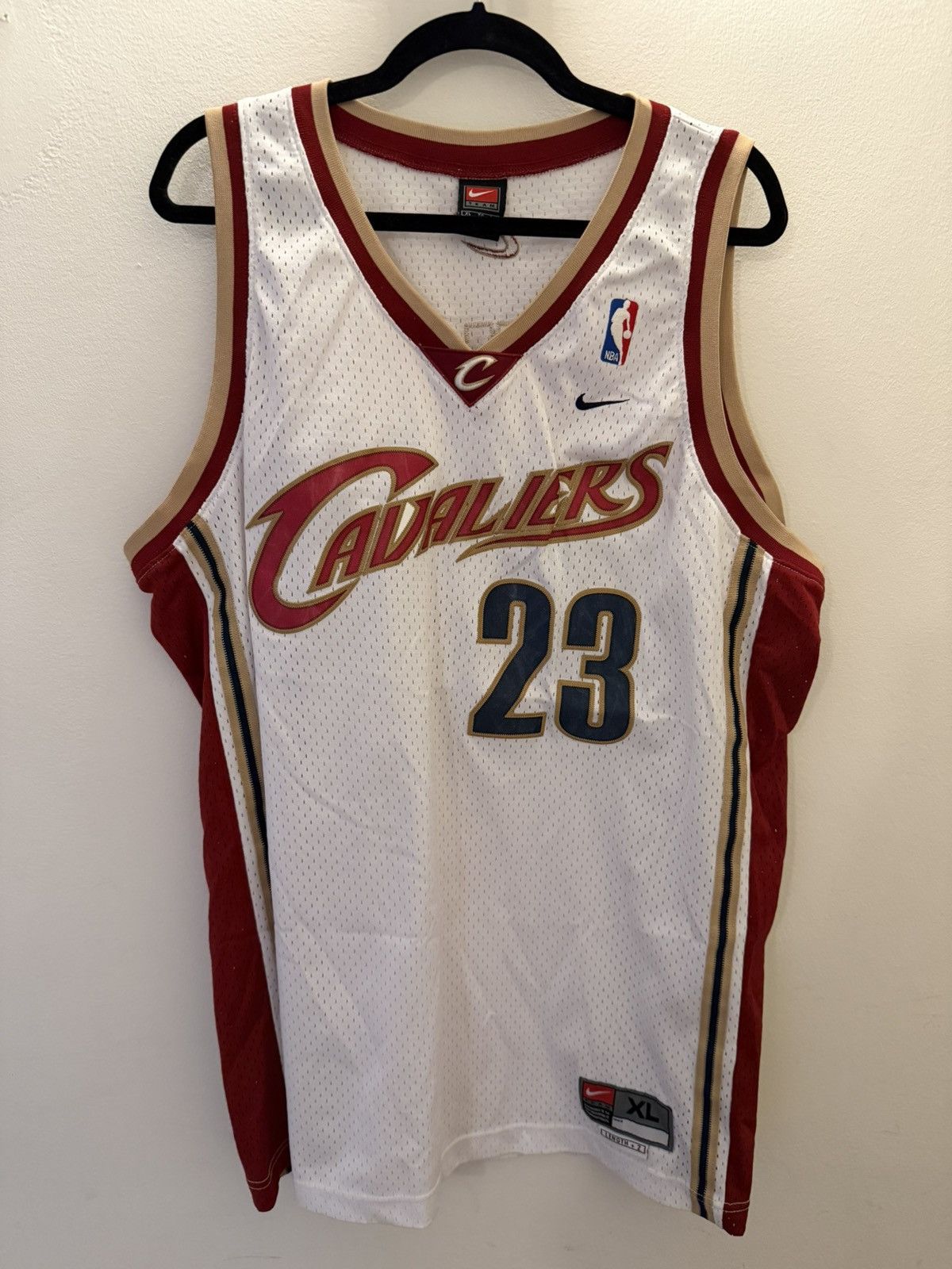 Nike LeBron James Cavaliers Jersey - Size XL Size US XL / EU 56 / 4 - 1 Thumbnail