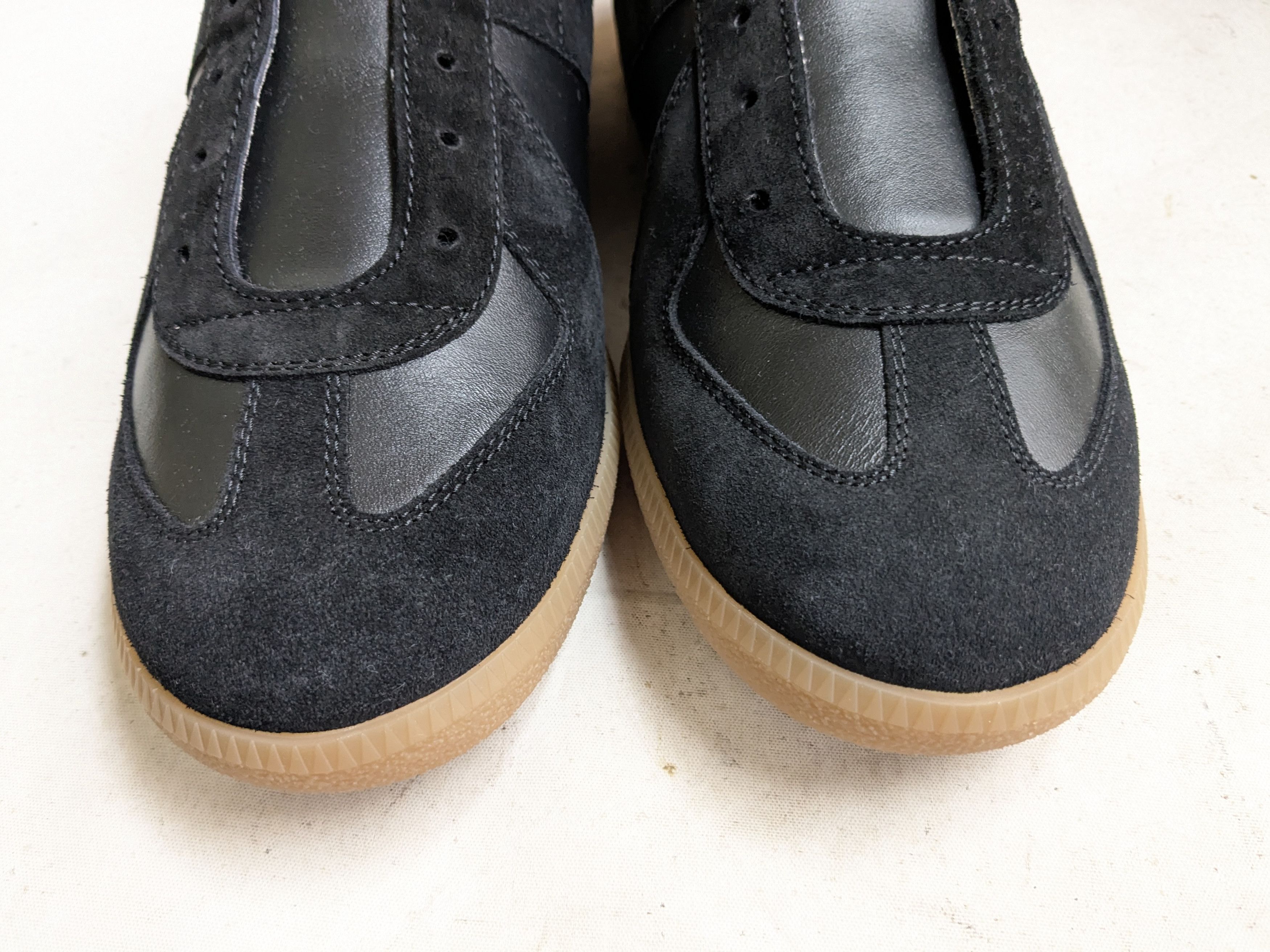 Maison Margiela Maison Margiela Replica GAT Black 11 44 Gum Low Tops Size US 11 / EU 44 - 2 Thumbnail