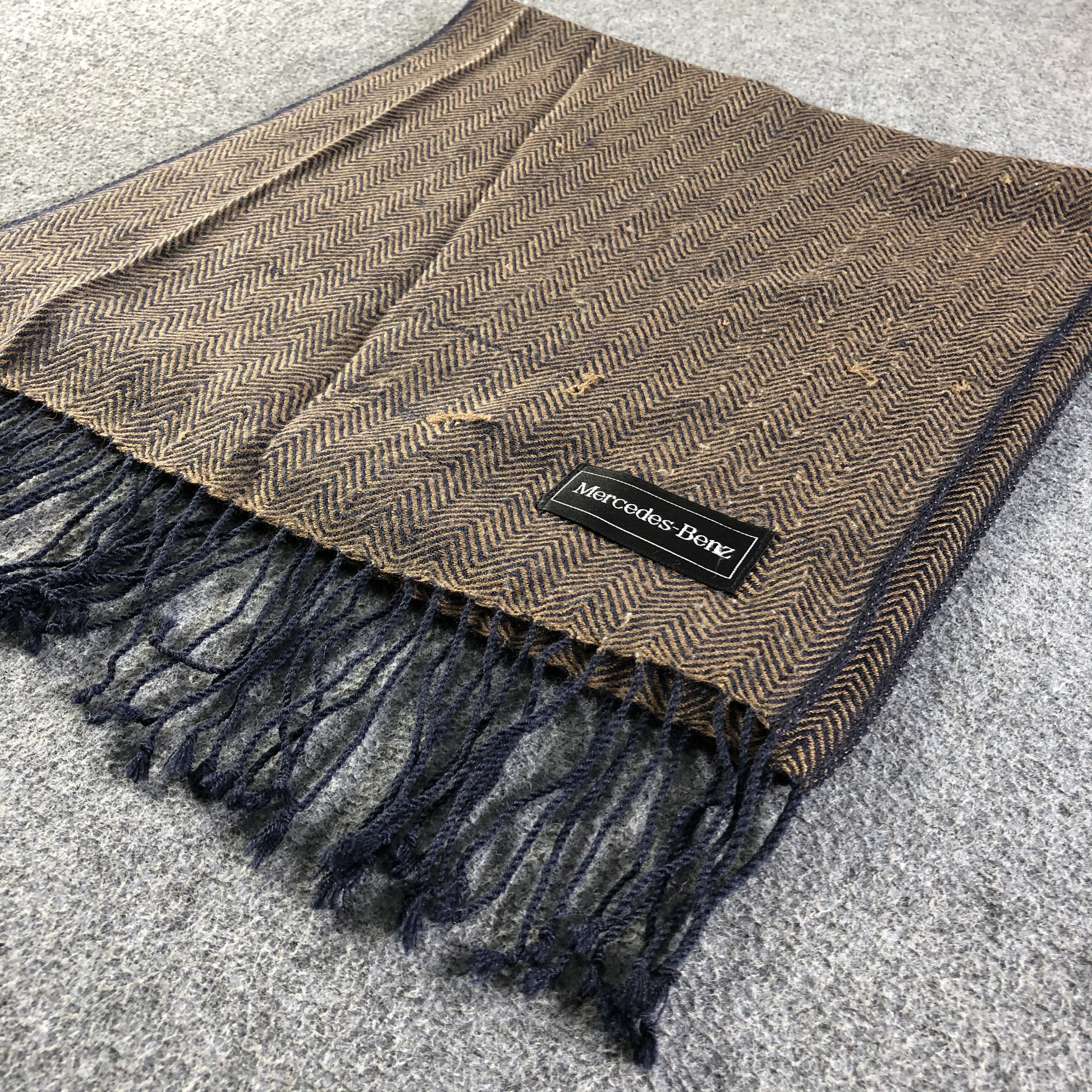 Mercedes-Benz Mercedes Benz Scarf / Muffler / Neckwear Size ONE SIZE - 5 Thumbnail