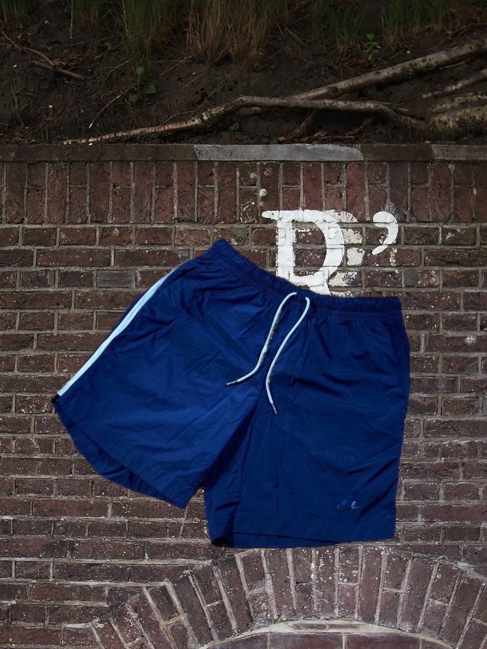Nike × Vintage 90's NIKE SWOOSH LOGO Y2K RARE RETRO SHORTS Size US 30 / EU 46 - 1 Thumbnail