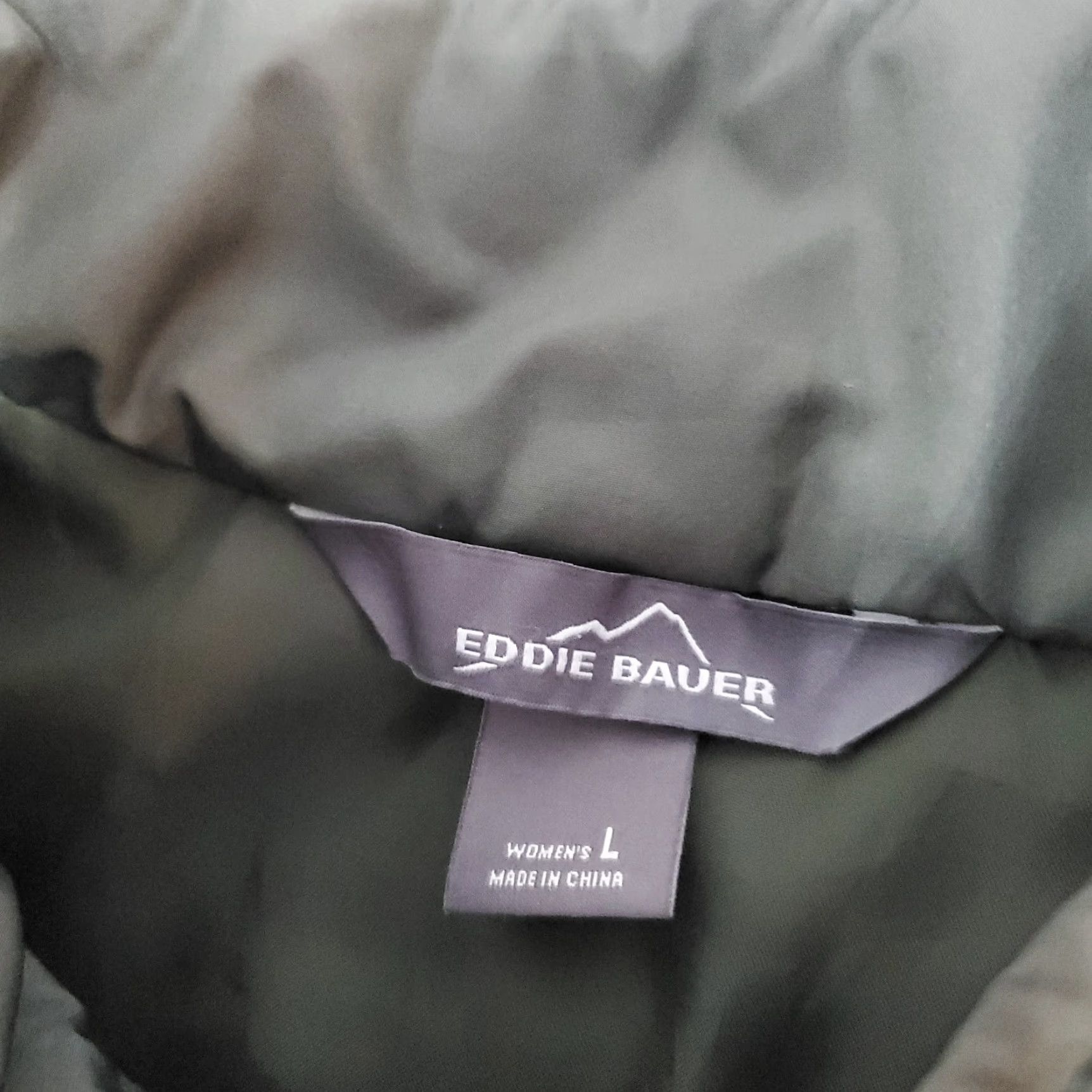 Eddie Bauer Eddie Bauer Jacket Womens L Olive Green Full Zip Quilted Pockets Outdoor Fold Zipped Pockets Quilted Lightweight Seasonal Fall Spring Womens L Green Size L / US 10 / IT 46 - 3 Thumbnail