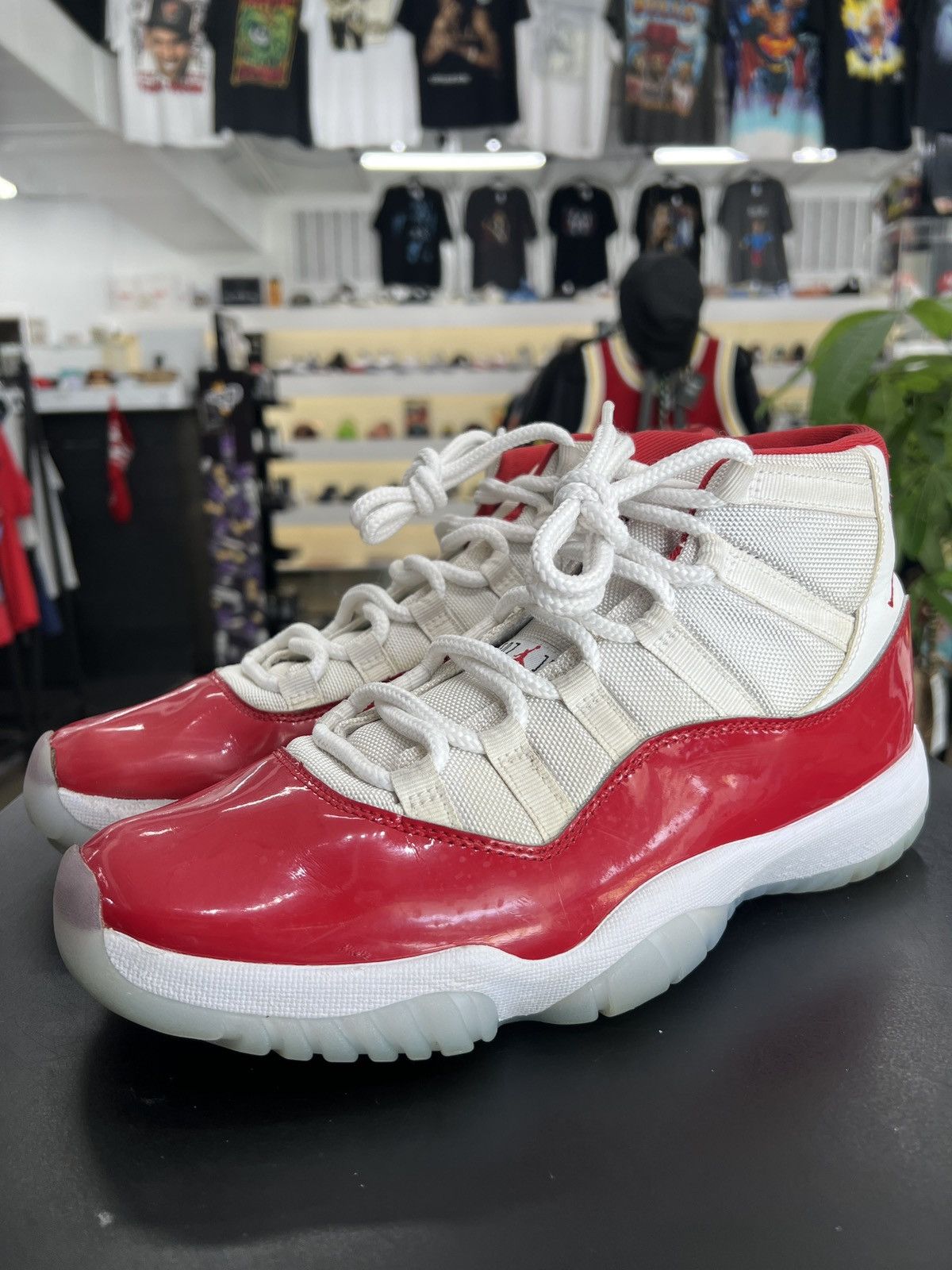 Jordan Brand Air Jordan 11 Cherry Sz. 10 (2022) Size US 10 / EU 43 - 1 Thumbnail