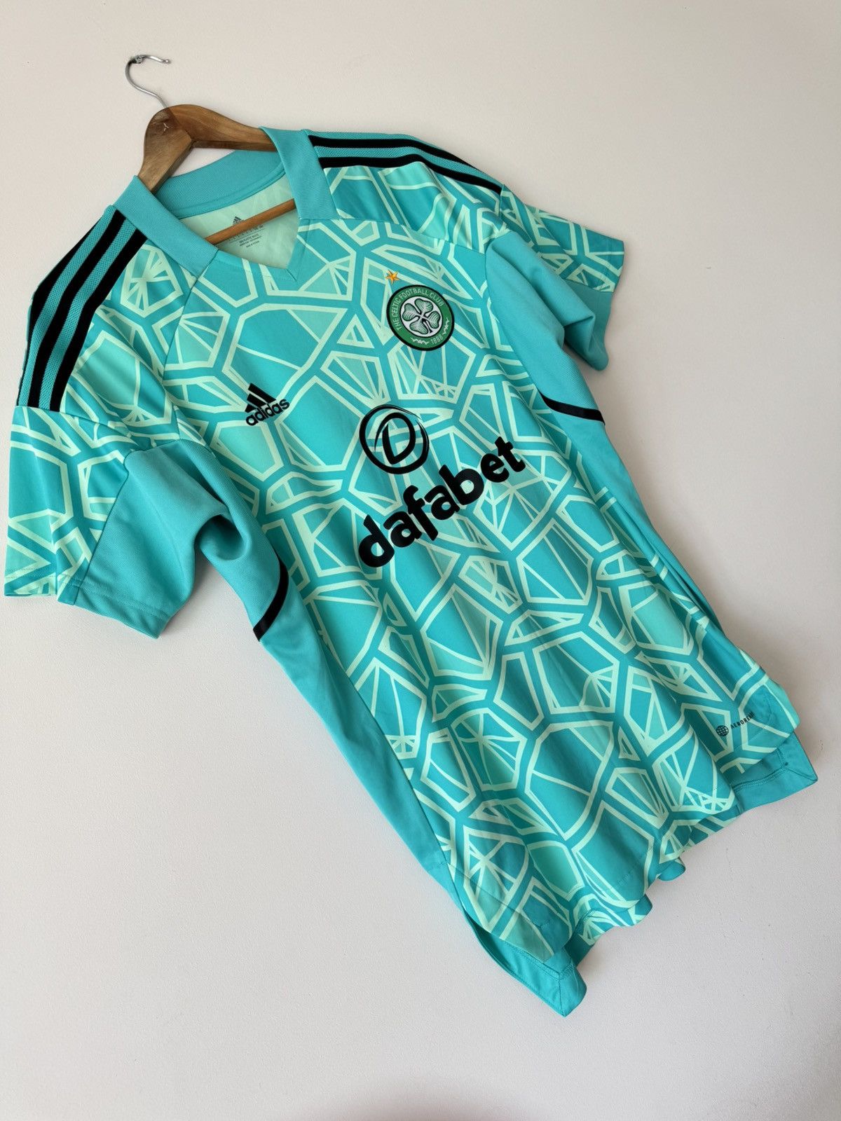 Adidas Celtic 2022-2023 Soccer Goalkeeper Jersey Adidas Shirt Kit Size US L / EU 52-54 / 3 - 4 Thumbnail