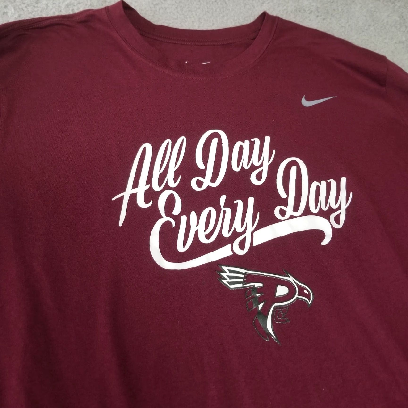 Nike Nike Shirt Mens 2XL Burgundy Athletic Cut Tee DriFit Long Sleeve Pullover Nike Size US XXL / EU 58 / 5 - 2 Thumbnail