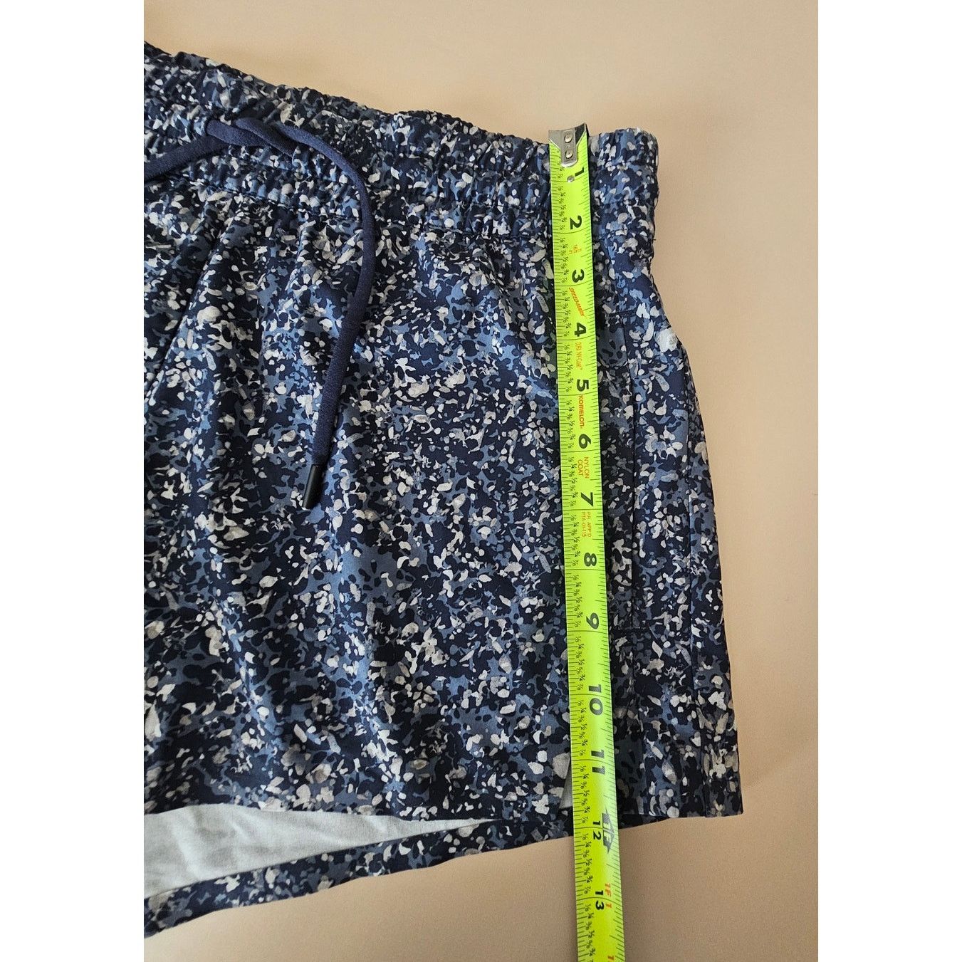 Athleta EUC ATHLETA Running Baja Shorts Speckled Bluew/ Pockets 4 Size 27" / US 4 / IT 40 - 3 Thumbnail