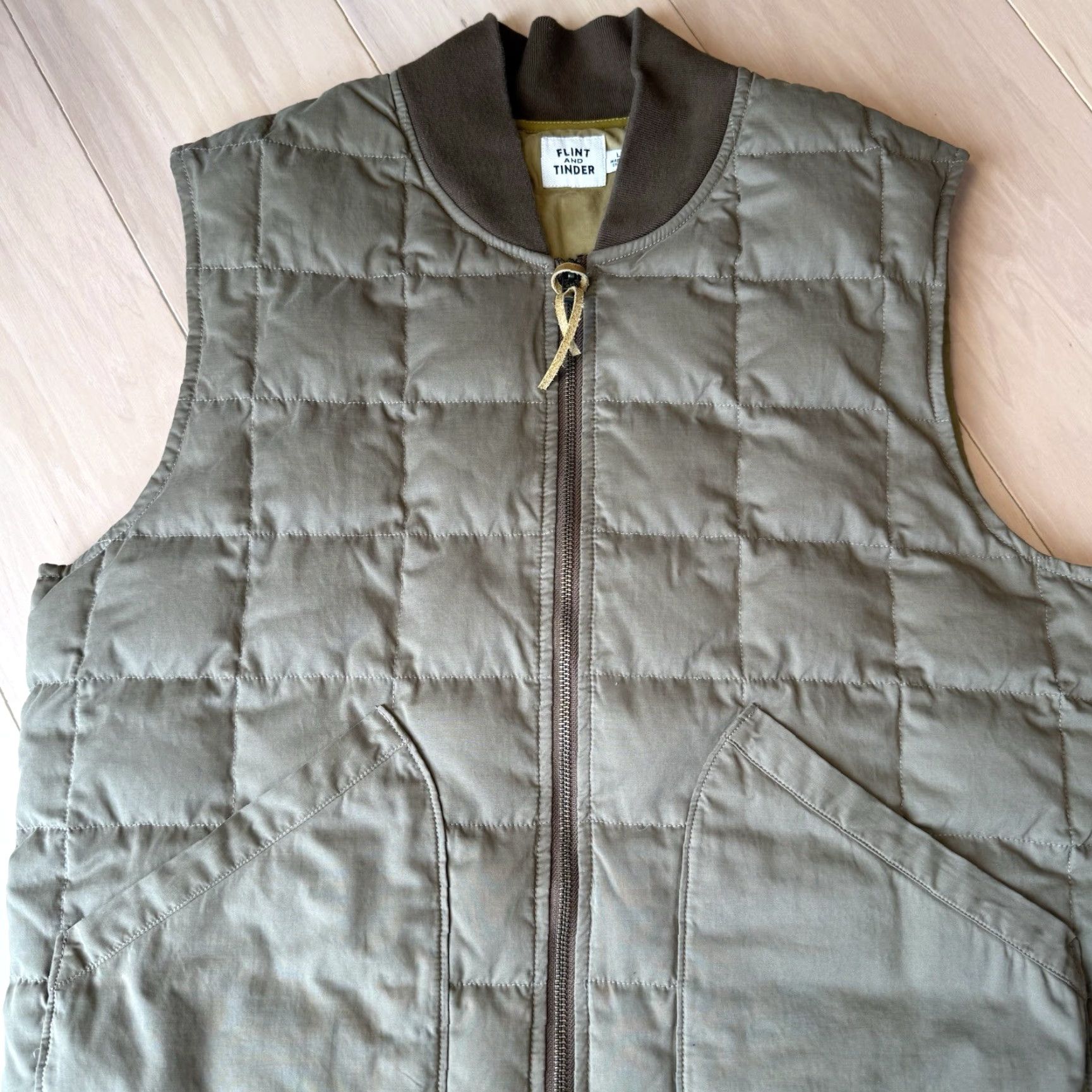 Flint And Tinder Flint and Tinder Caliber Quilted Vest L Khaki Military Outerwear Quilted Insulated Vest Vest Men L Beige/Khaki Size US L / EU 52-54 / 3 - 4 Thumbnail
