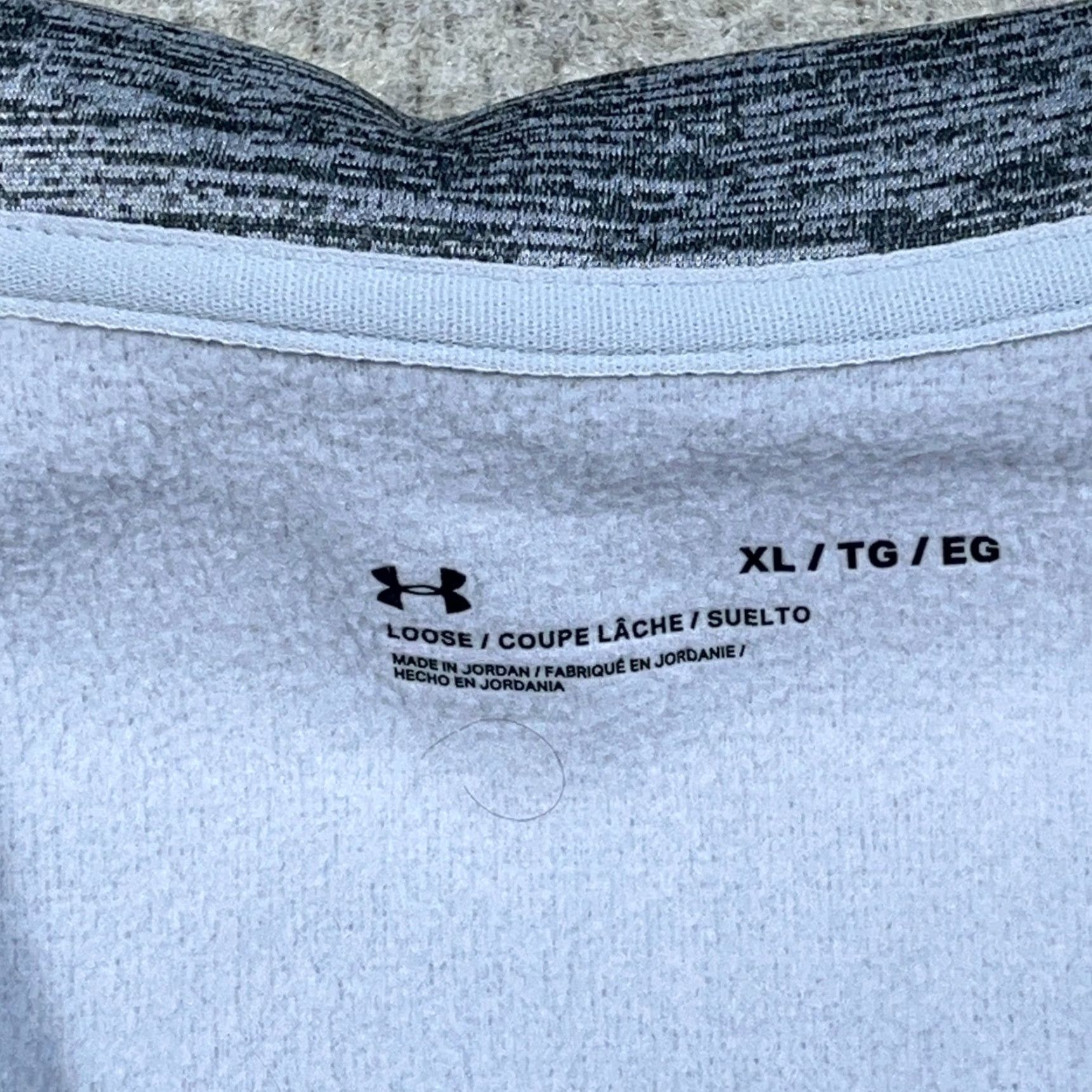 Under Armour Under Armour Sweatshirt Men XL Gray Pullover 1/4 Zip Long Sleeve Mock Neck Regular Fit Polyester Fleece Sports Classic Vintage: No Size US XL / EU 56 / 4 - 3 Thumbnail