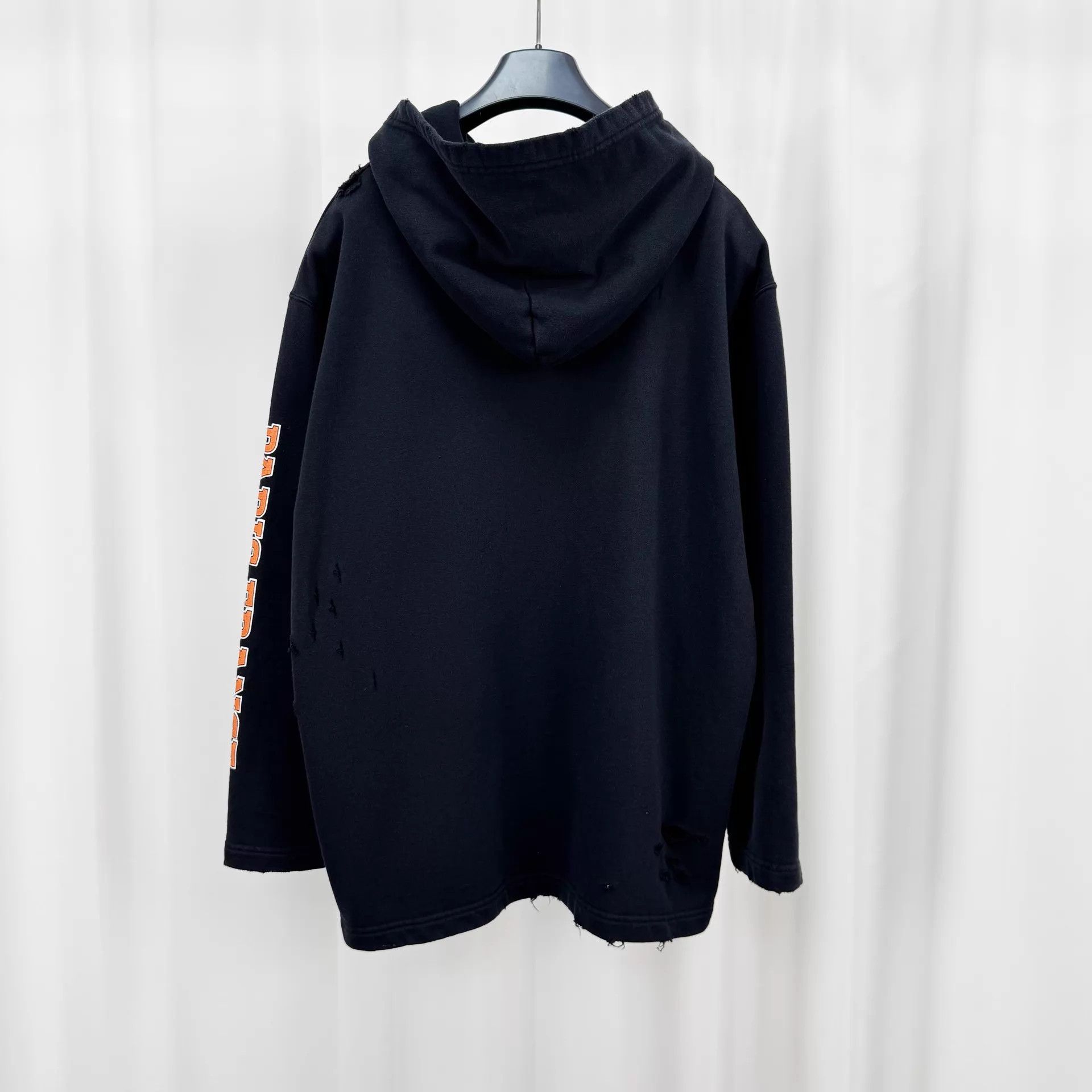 Balenciaga Balenciaga Distressed Printed Ripped Hoodie M 98 New Size US M / EU 48-50 / 2 - 2 Thumbnail