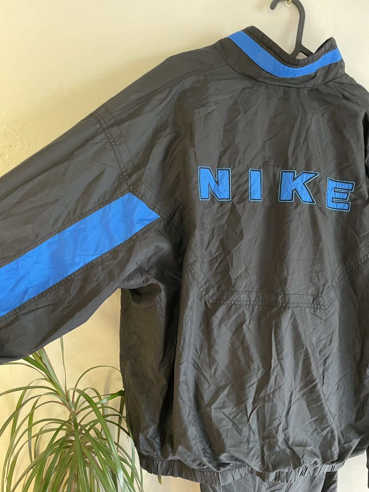 Nike Vintage Nike Tracksuit Jacket And Pants 90s Swoosh Y2K Size US M / EU 48-50 / 2 - 3 Thumbnail